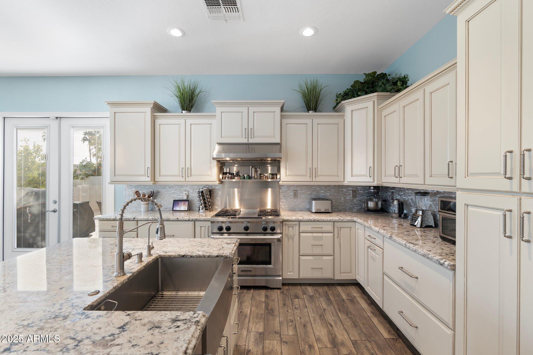 435 E COCONINO Place