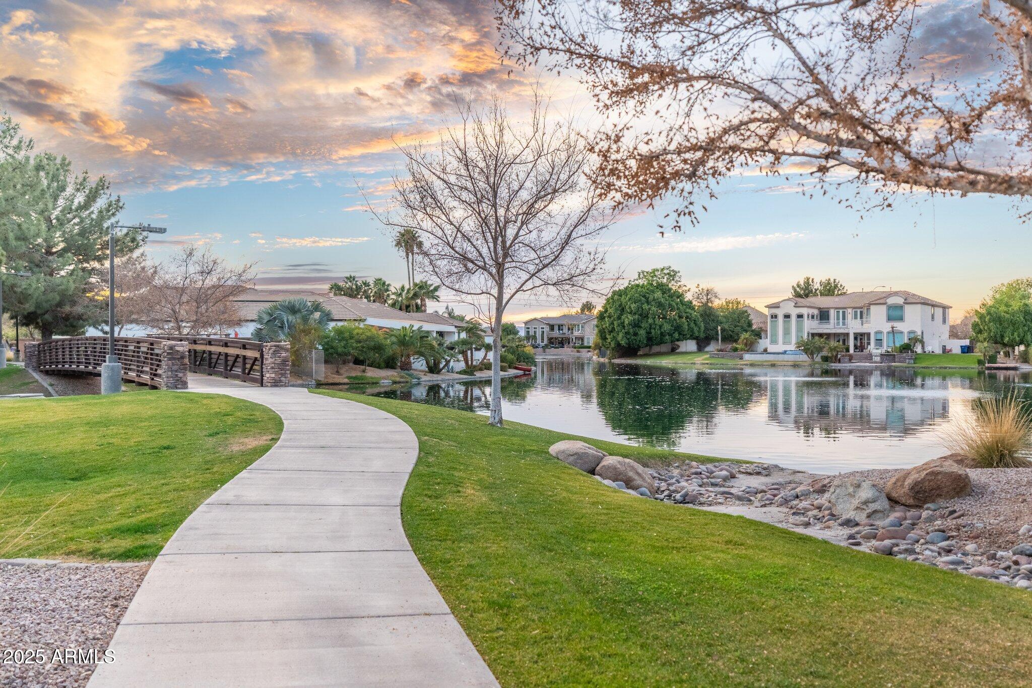 435 E COCONINO Place