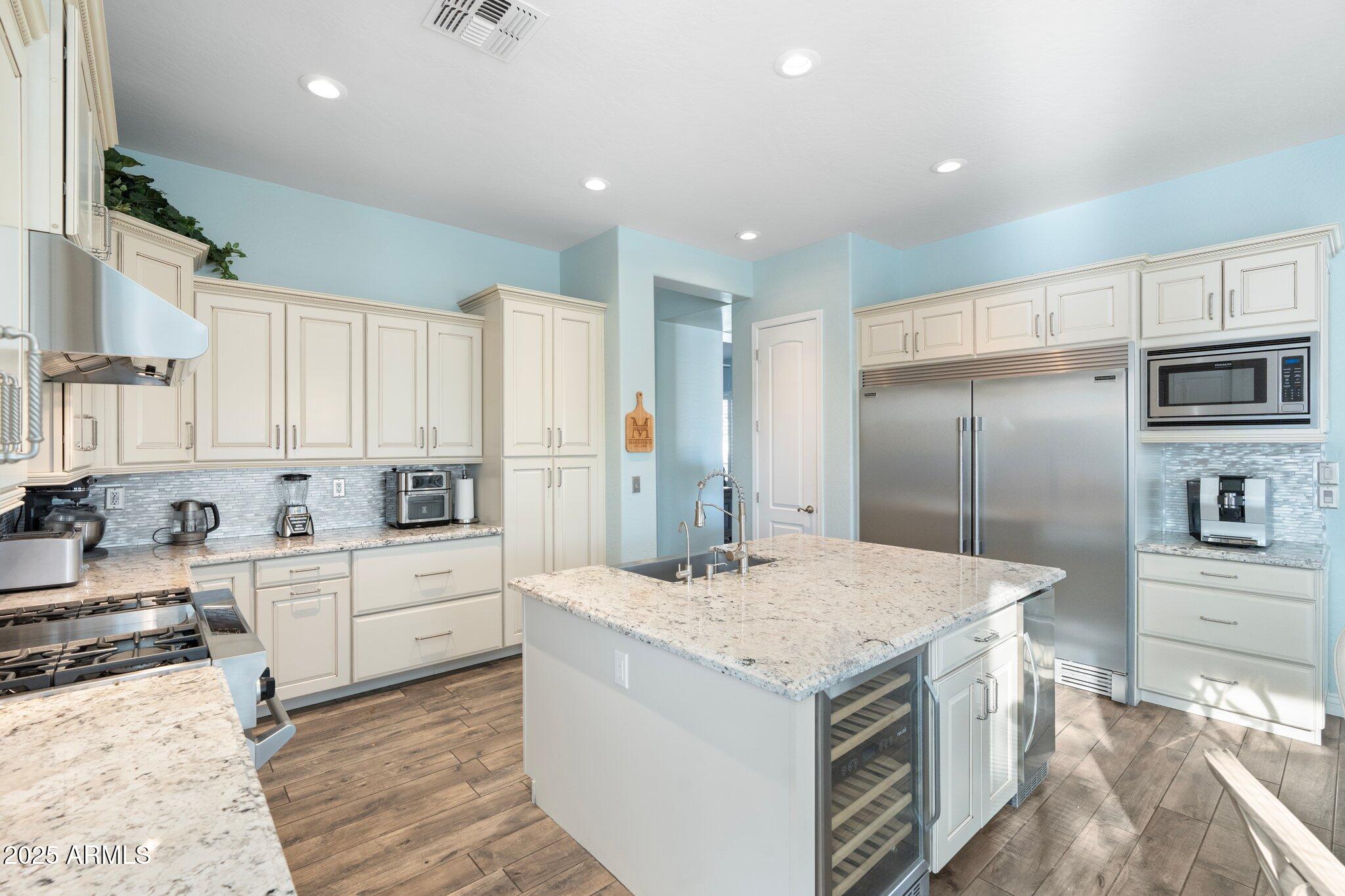 435 E COCONINO Place