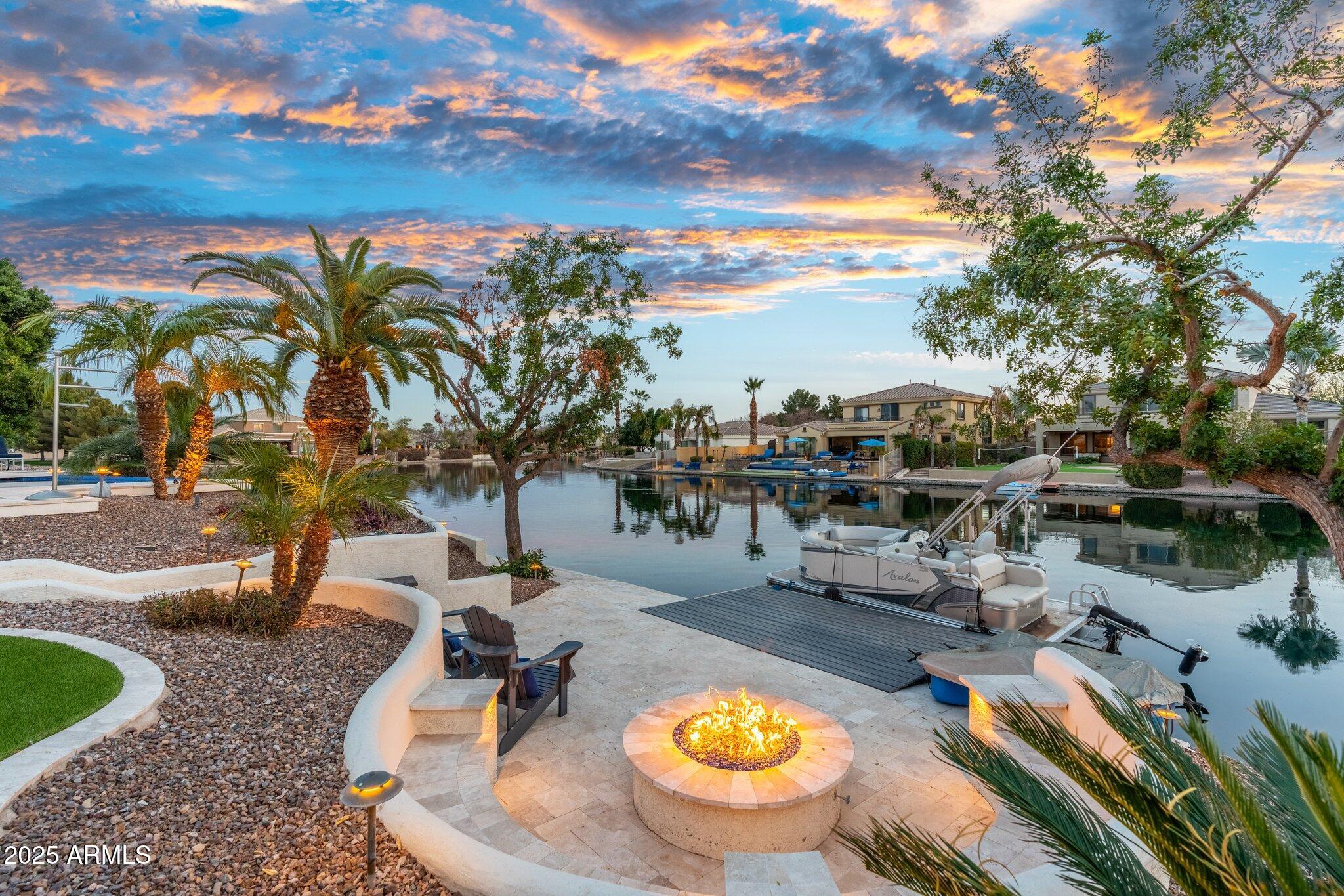 435 E COCONINO Place