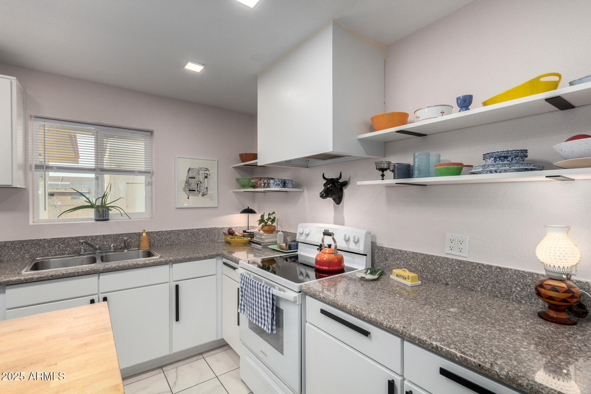 830 N LOS OLIVOS Drive