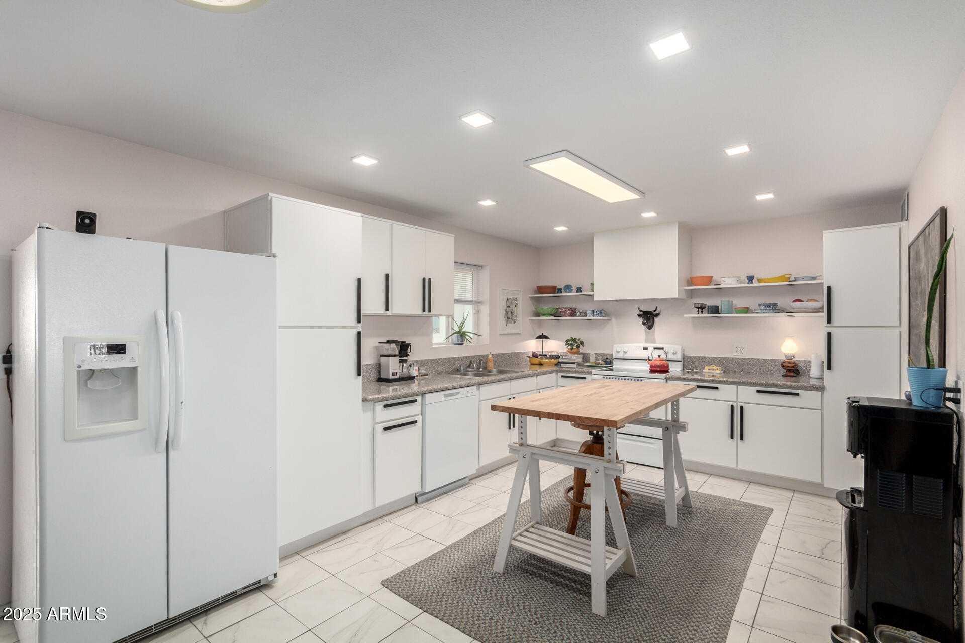 830 N LOS OLIVOS Drive