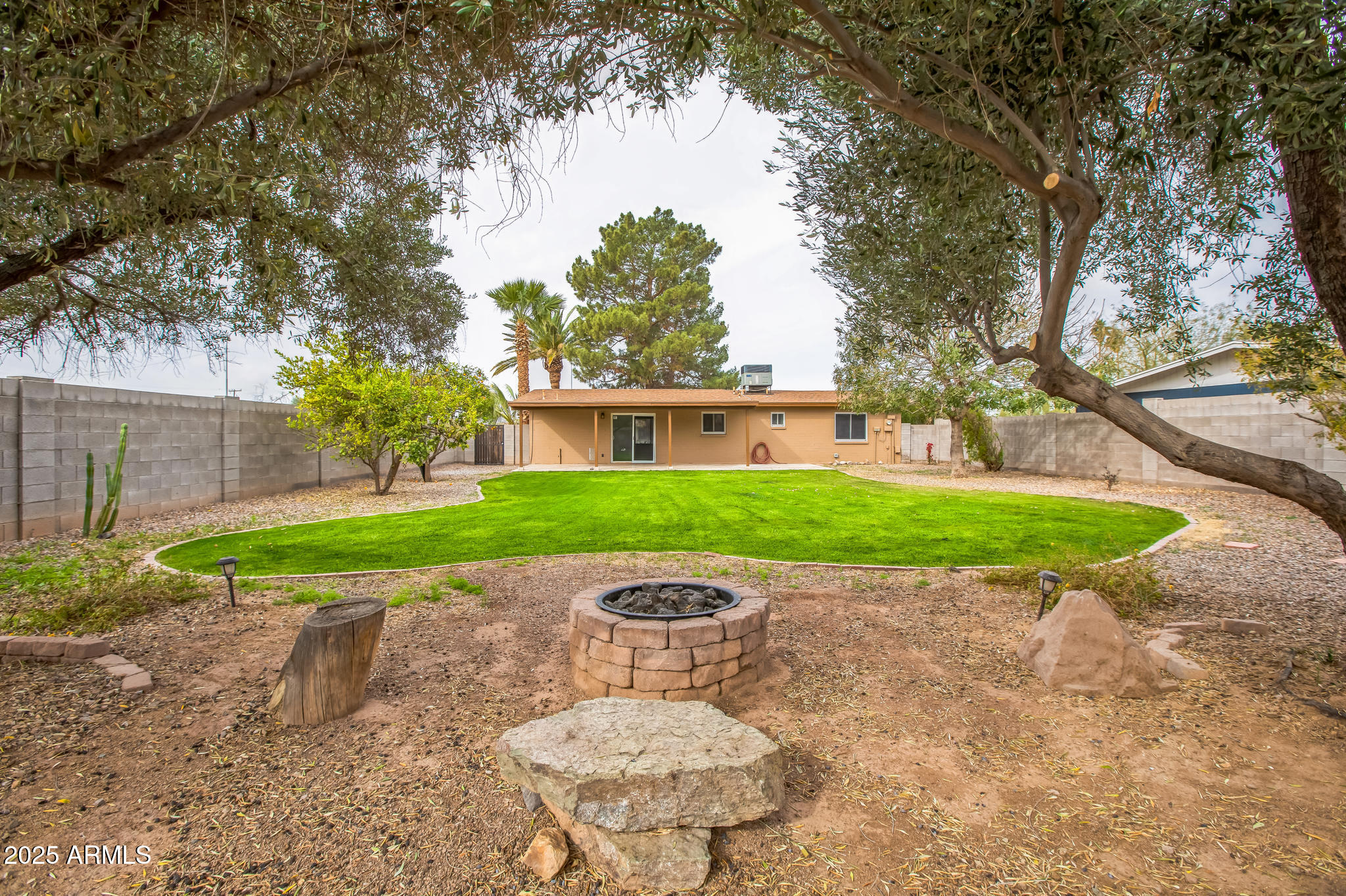 1403 N OLEANDER Street