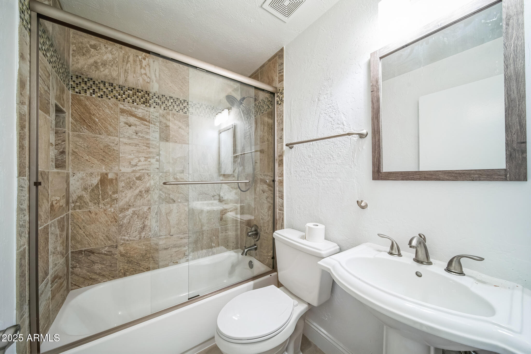 1403 N OLEANDER Street