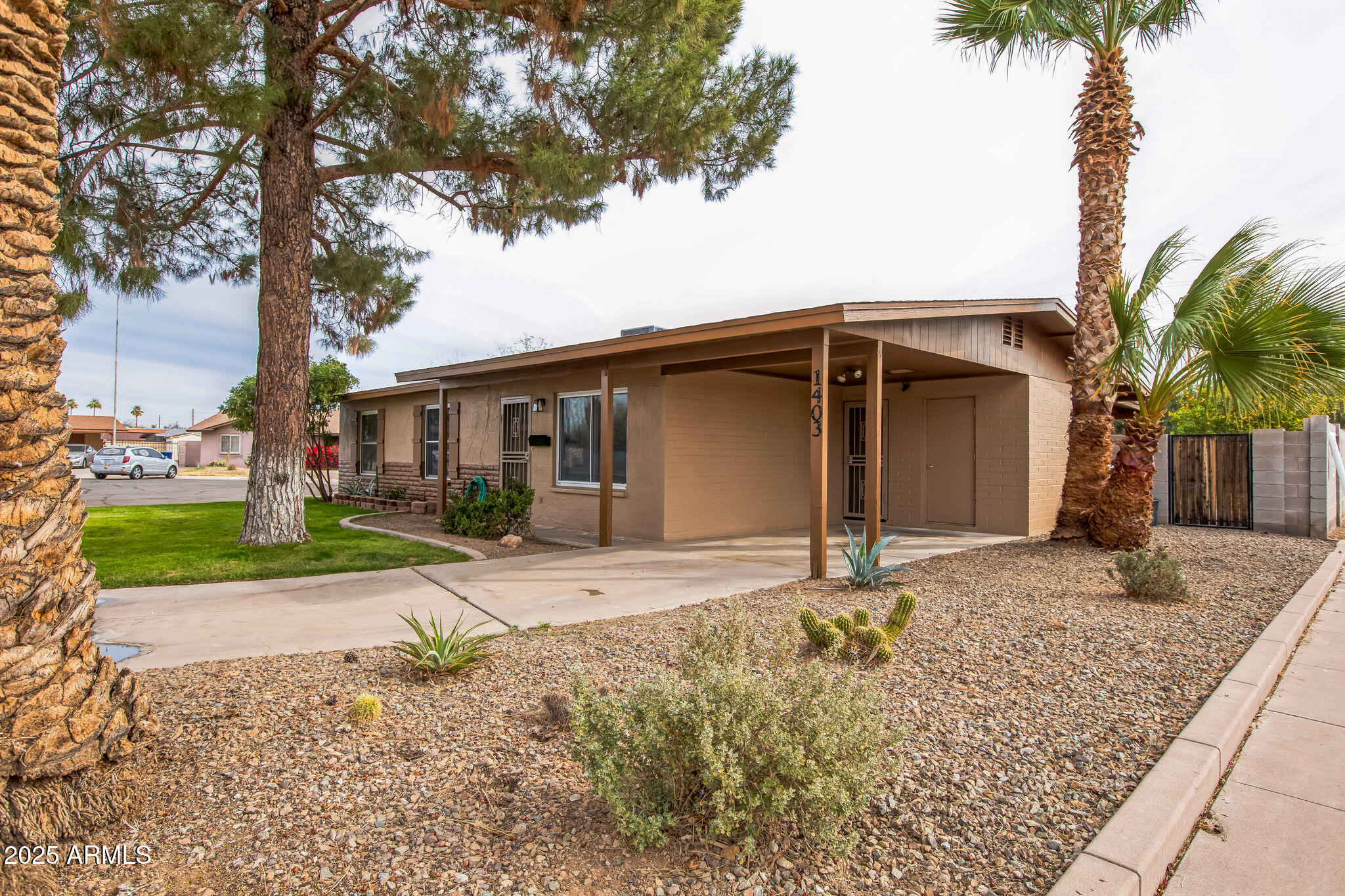 1403 N OLEANDER Street