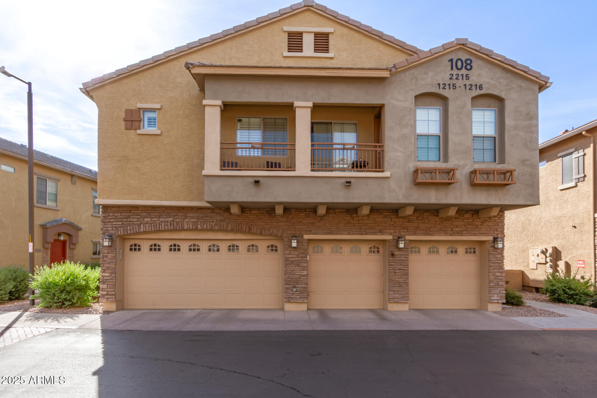 1350 S GREENFIELD Road # 1215