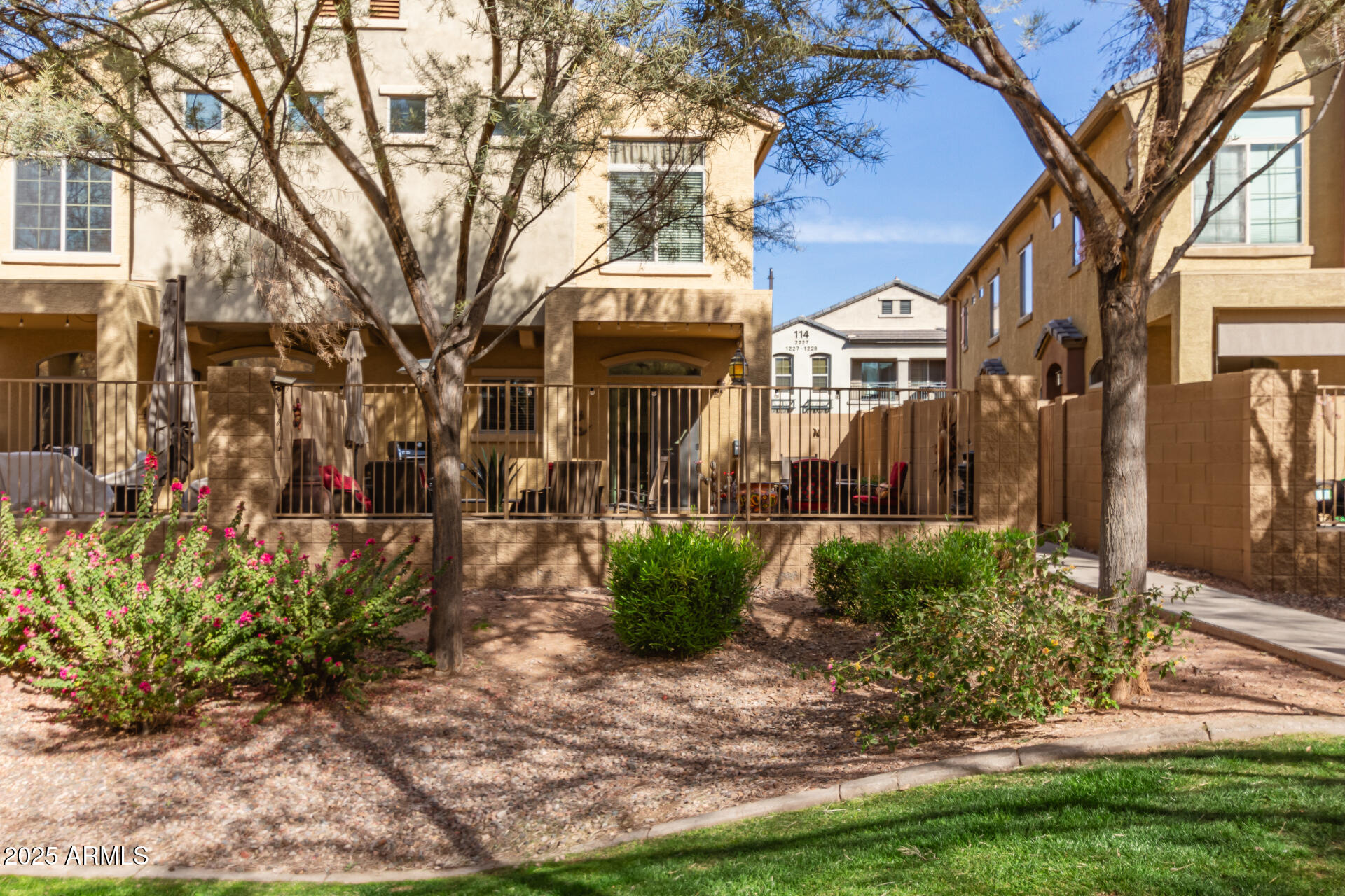 1350 S GREENFIELD Road # 1215