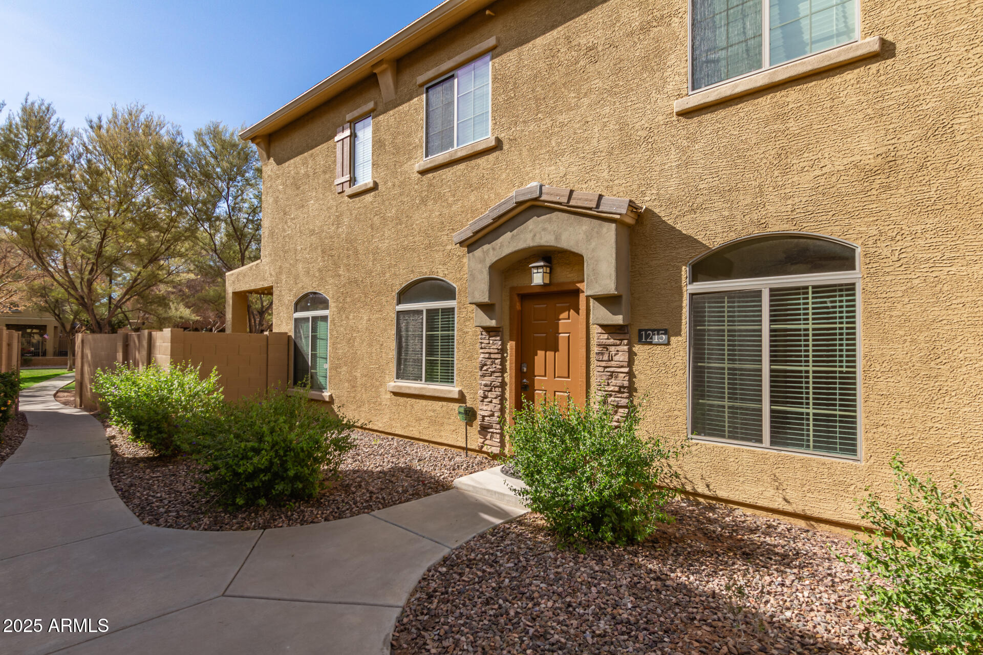 1350 S GREENFIELD Road # 1215