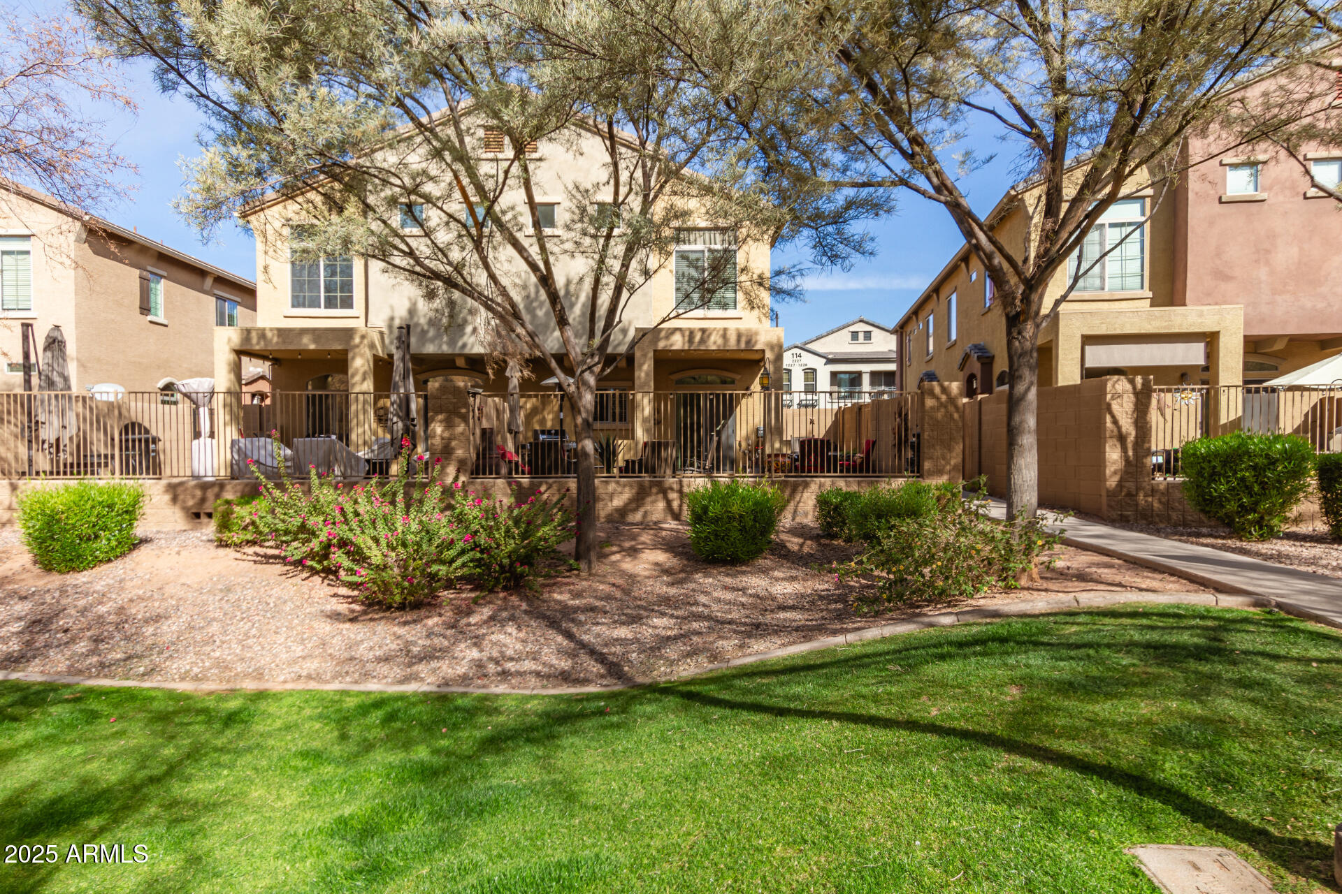 1350 S GREENFIELD Road # 1215