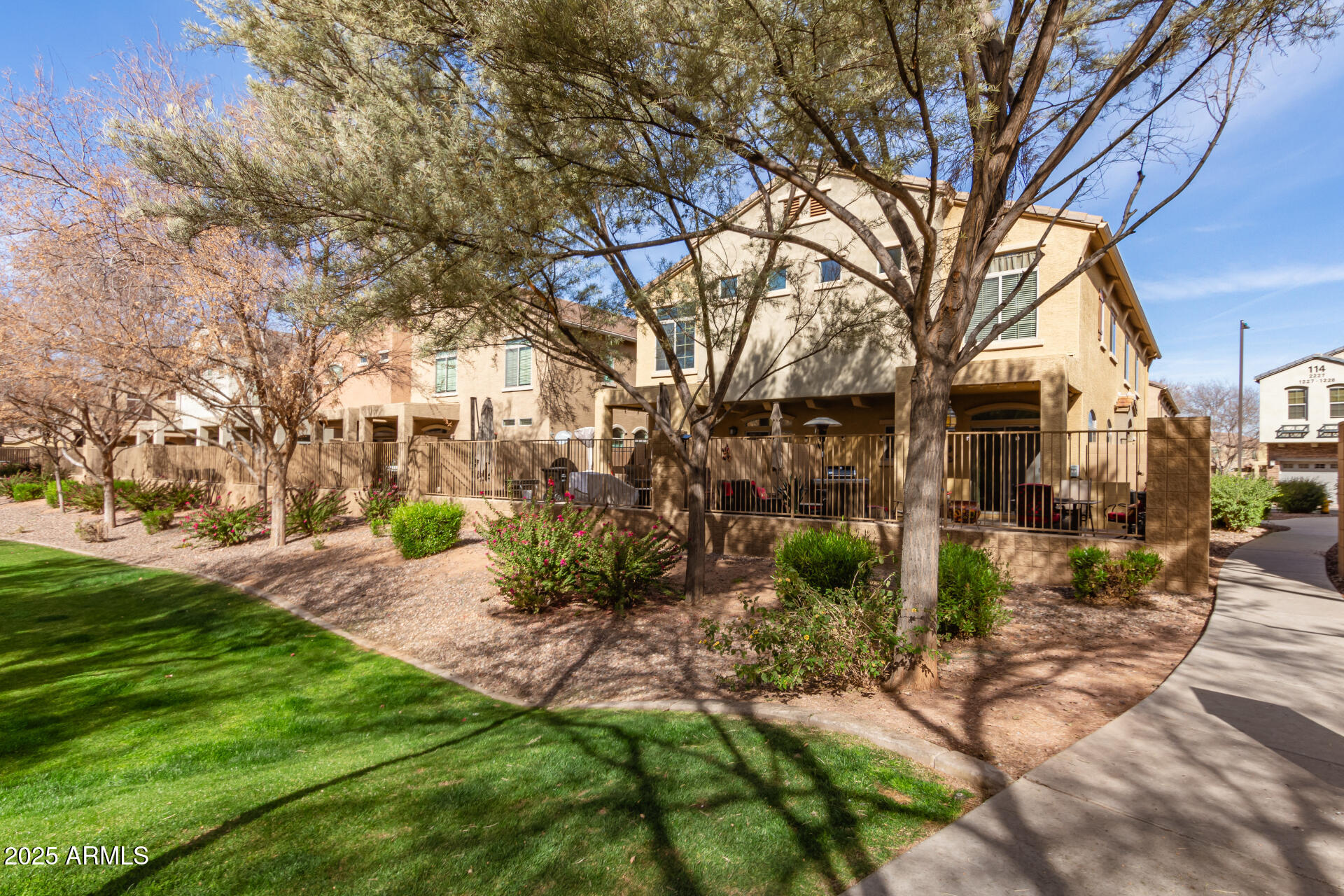 1350 S GREENFIELD Road # 1215