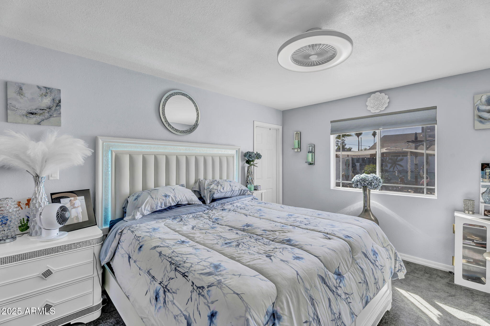 2505 E HAMPTON Avenue