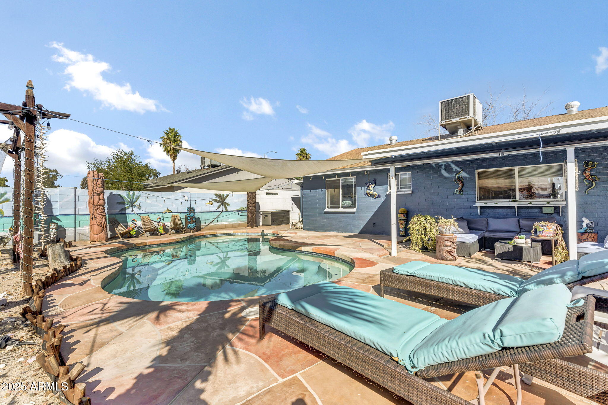 2505 E HAMPTON Avenue