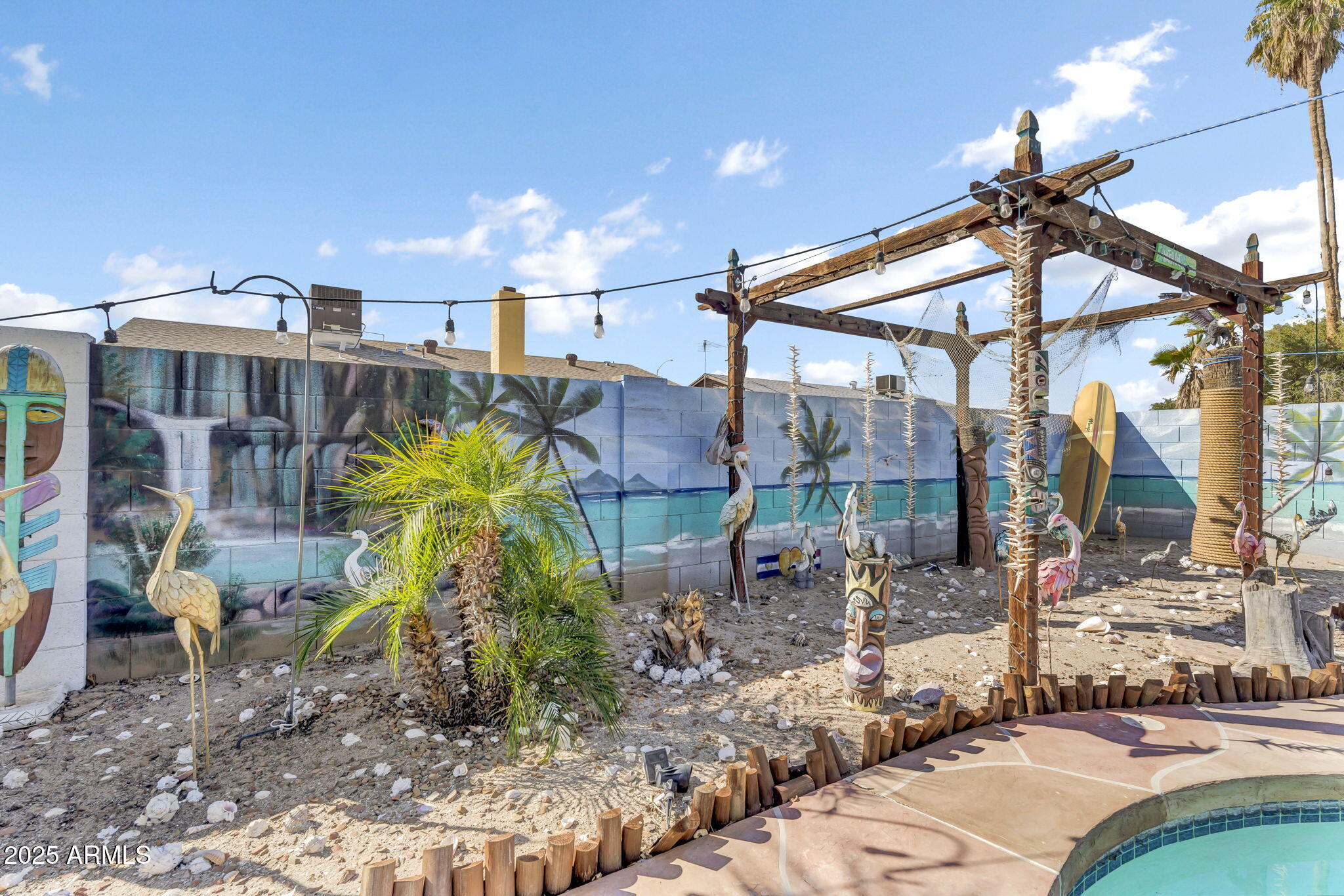 2505 E HAMPTON Avenue