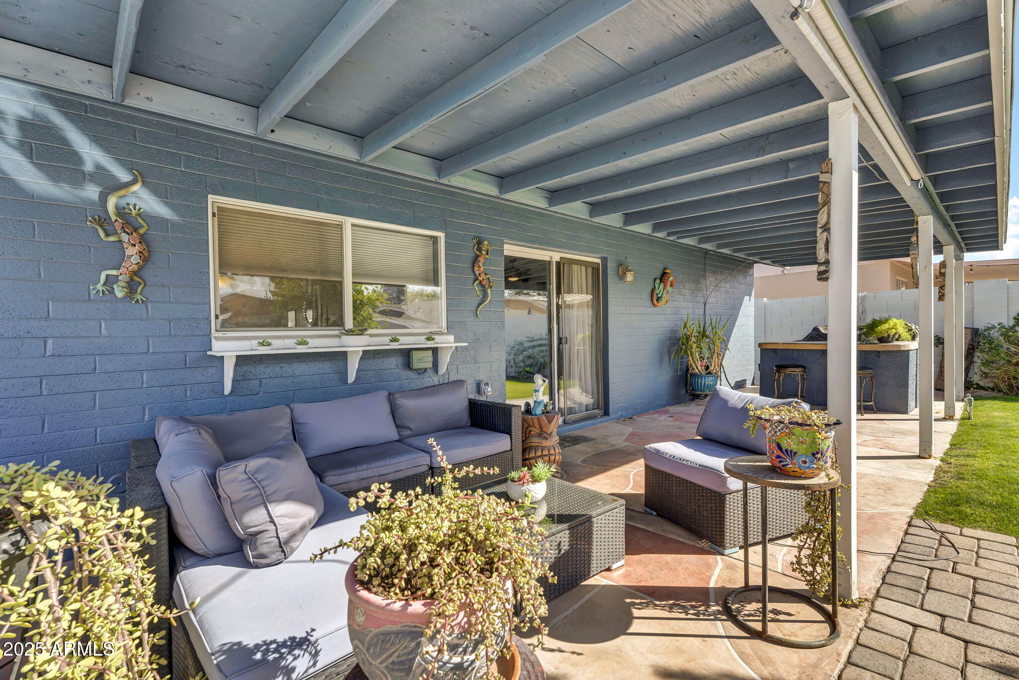 2505 E HAMPTON Avenue