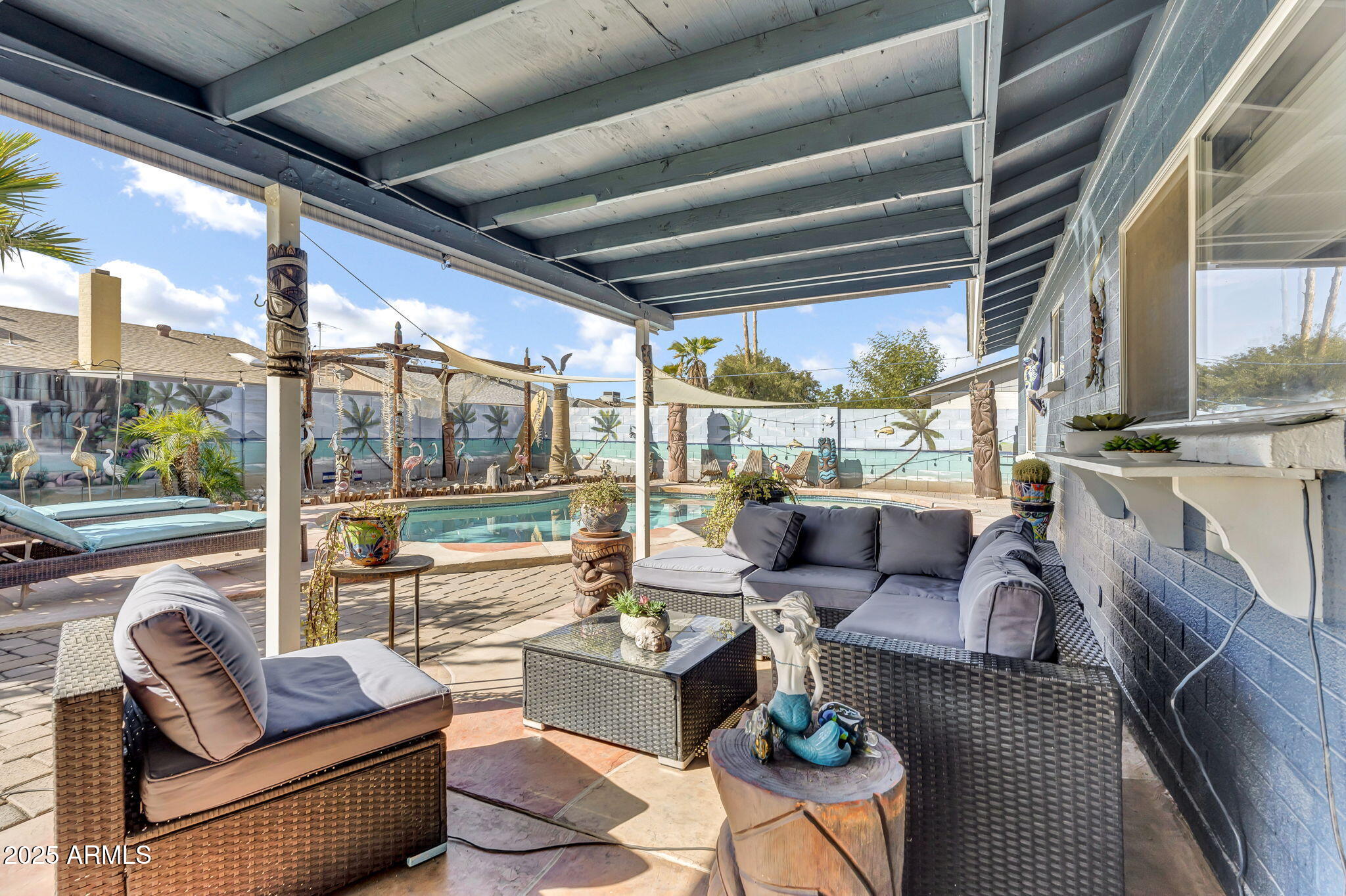 2505 E HAMPTON Avenue