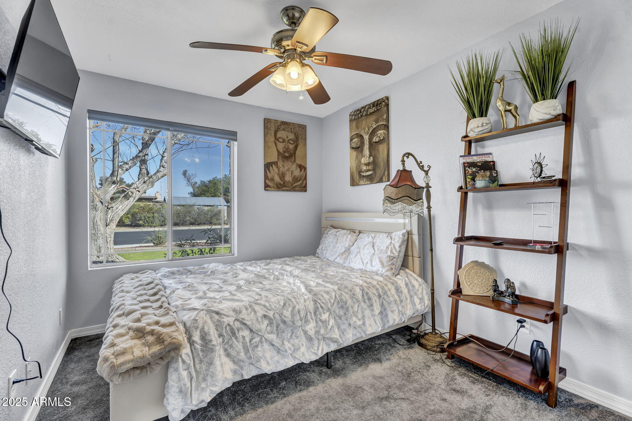 2505 E HAMPTON Avenue