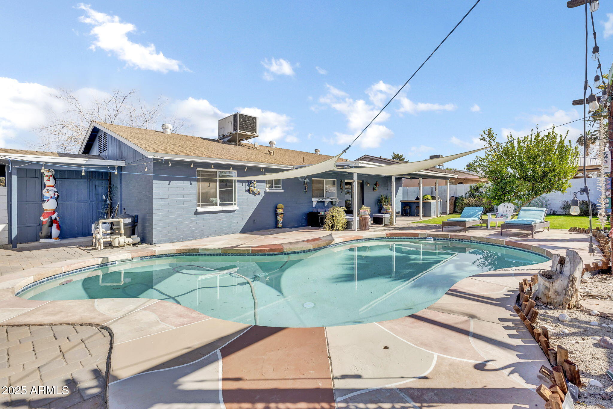 2505 E HAMPTON Avenue