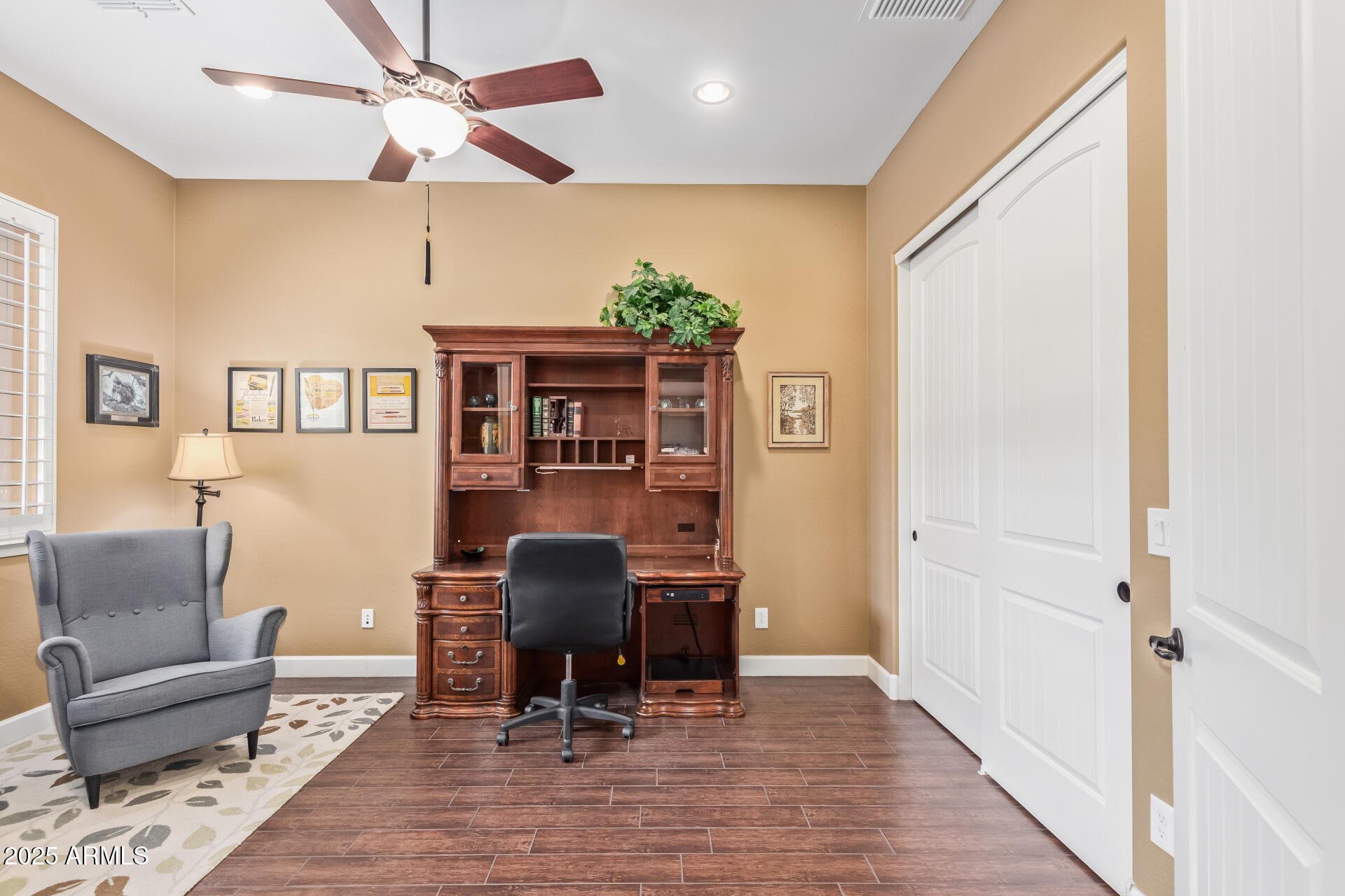 3881 E Birchwood Place