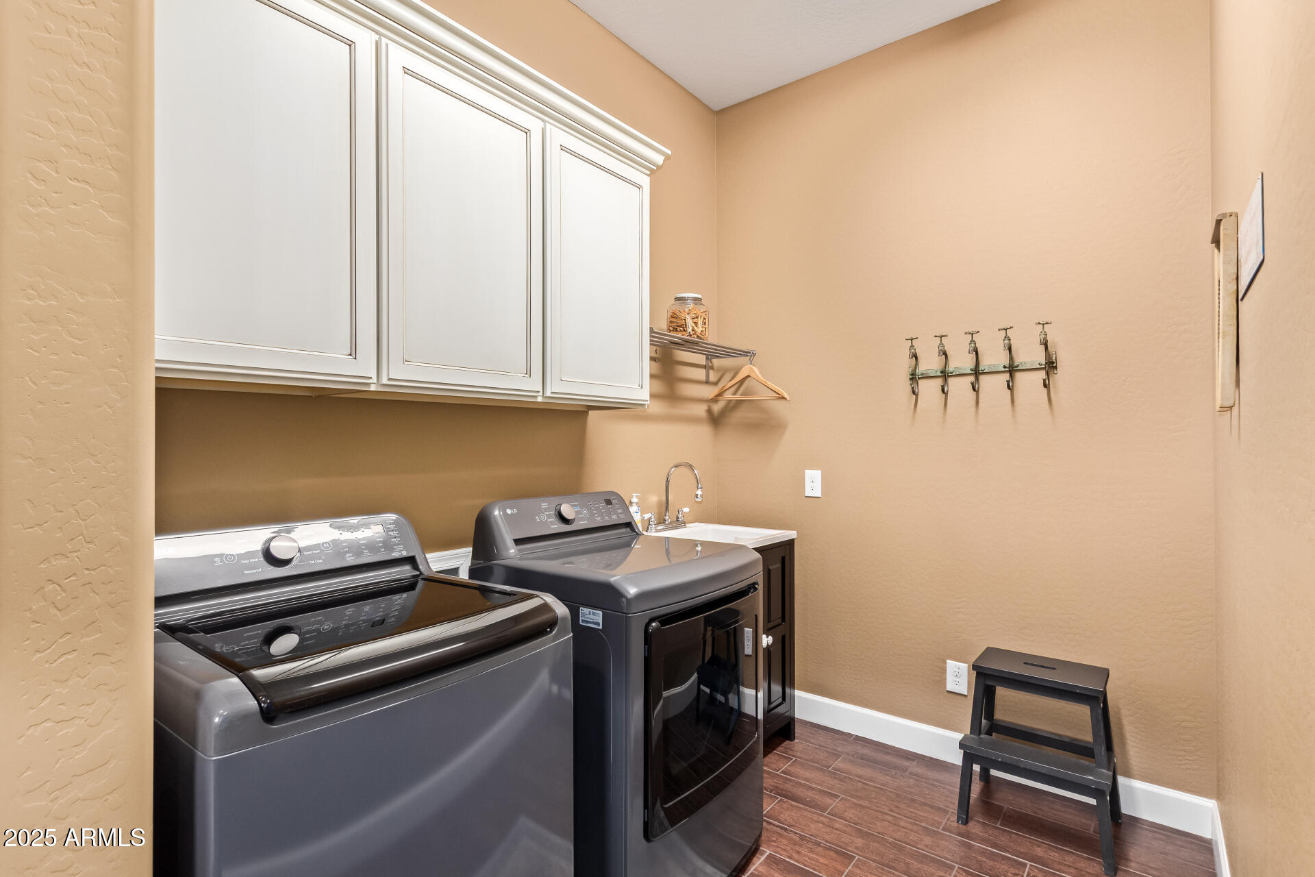 3881 E Birchwood Place