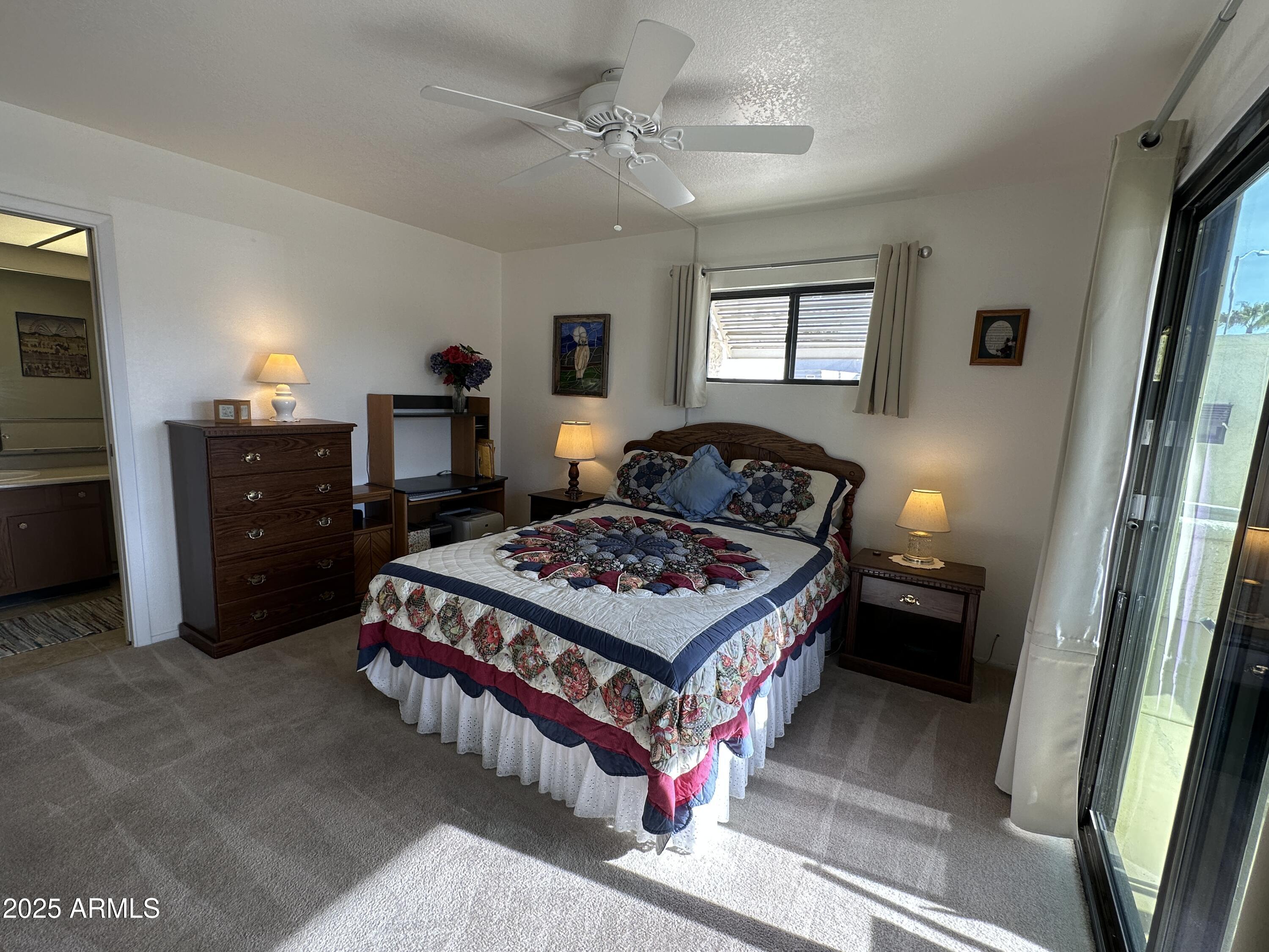 925 E LANCASTER Circle