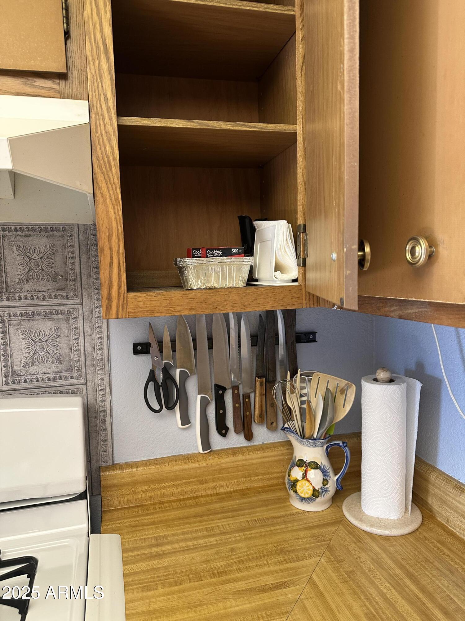 925 E LANCASTER Circle