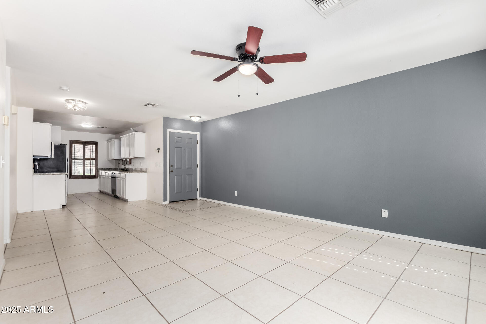 6313 W PIONEER Street