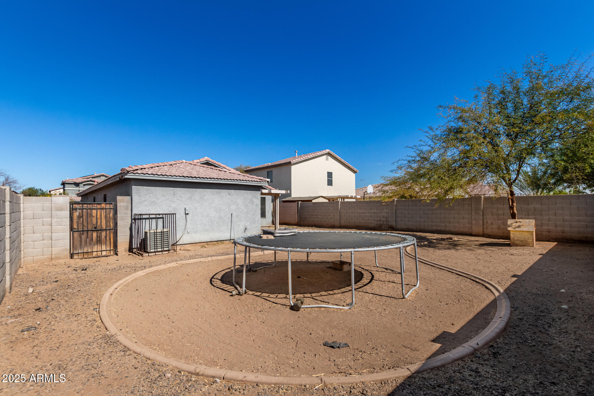 6313 W PIONEER Street