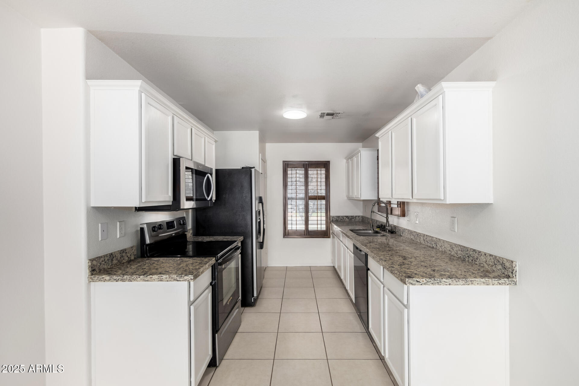 6313 W PIONEER Street