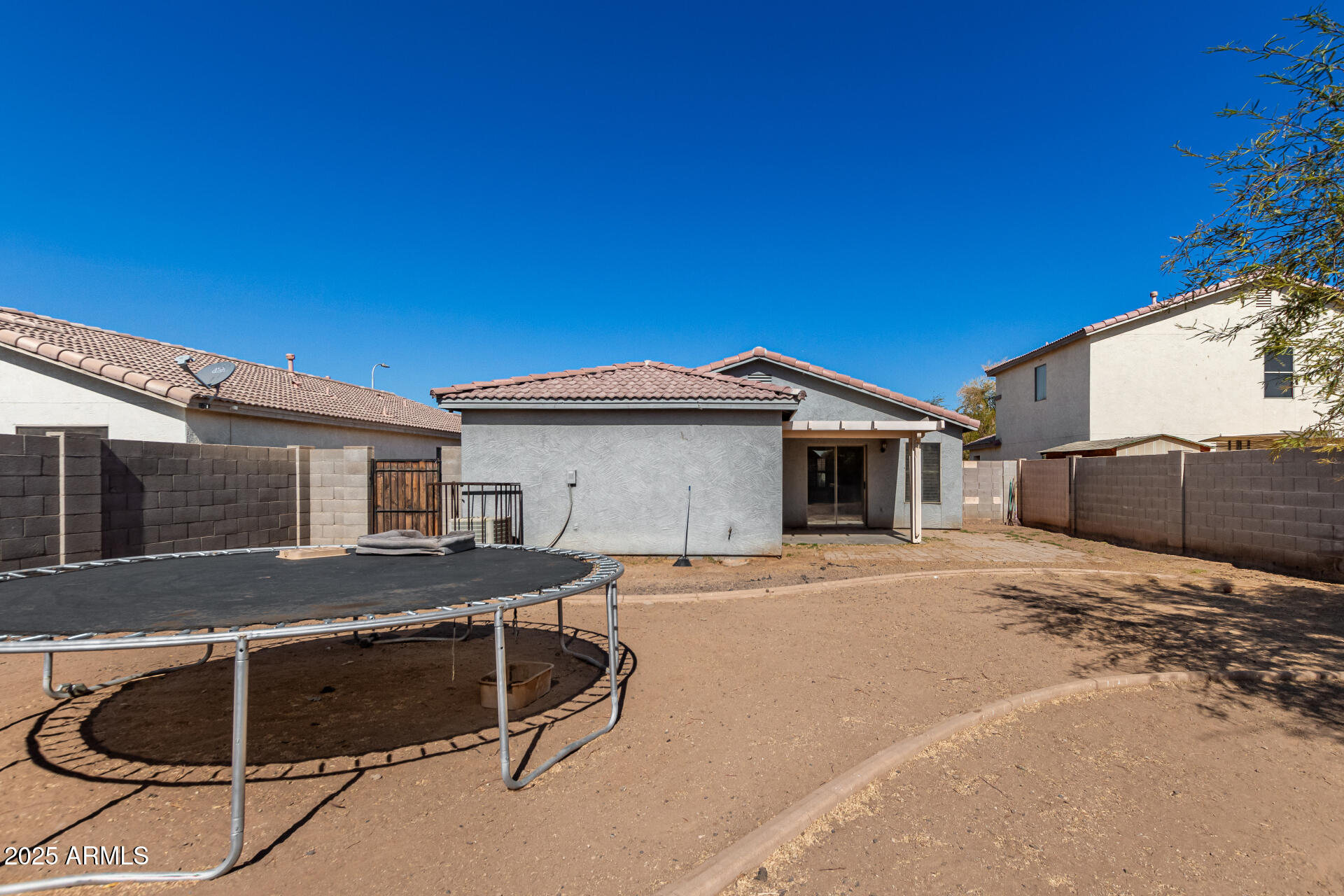 6313 W PIONEER Street