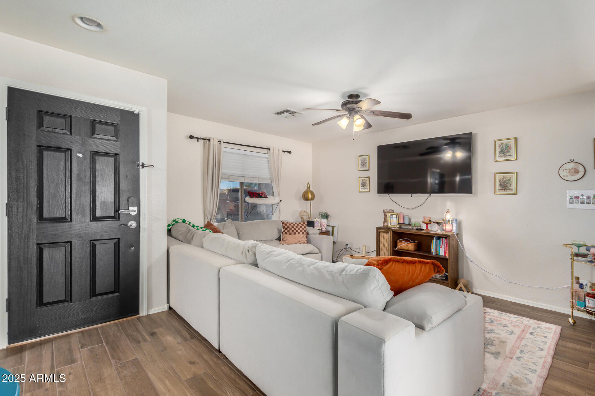 1345 W DIAMOND Avenue