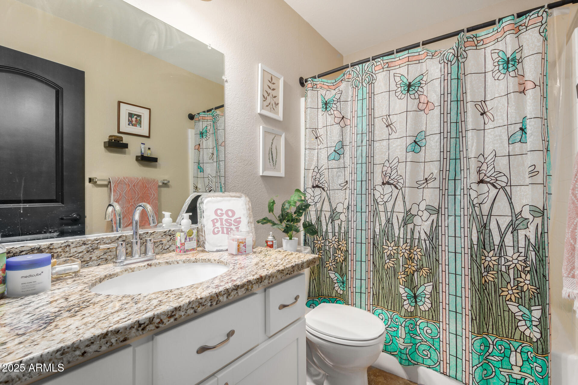 1345 W DIAMOND Avenue