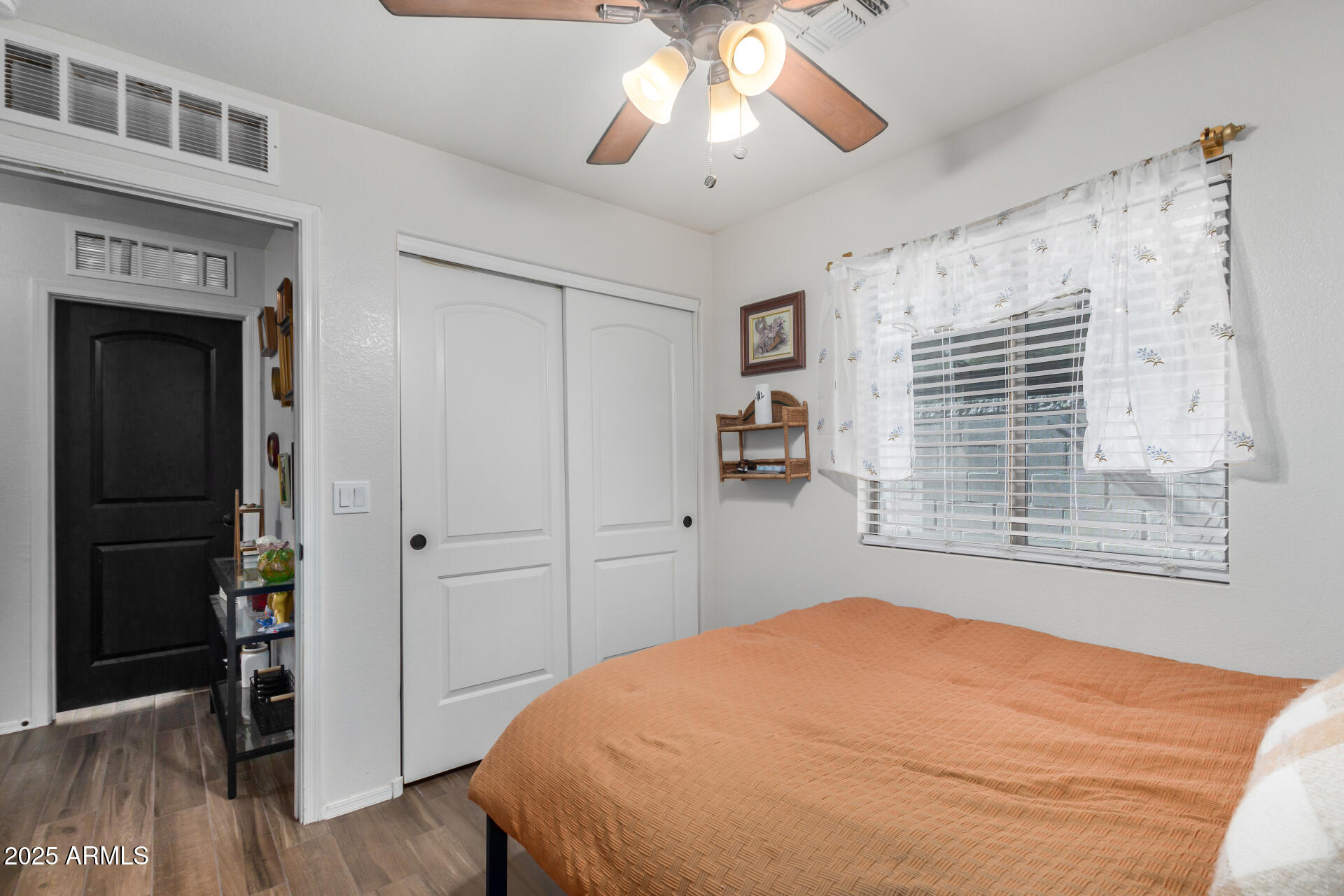 1345 W DIAMOND Avenue