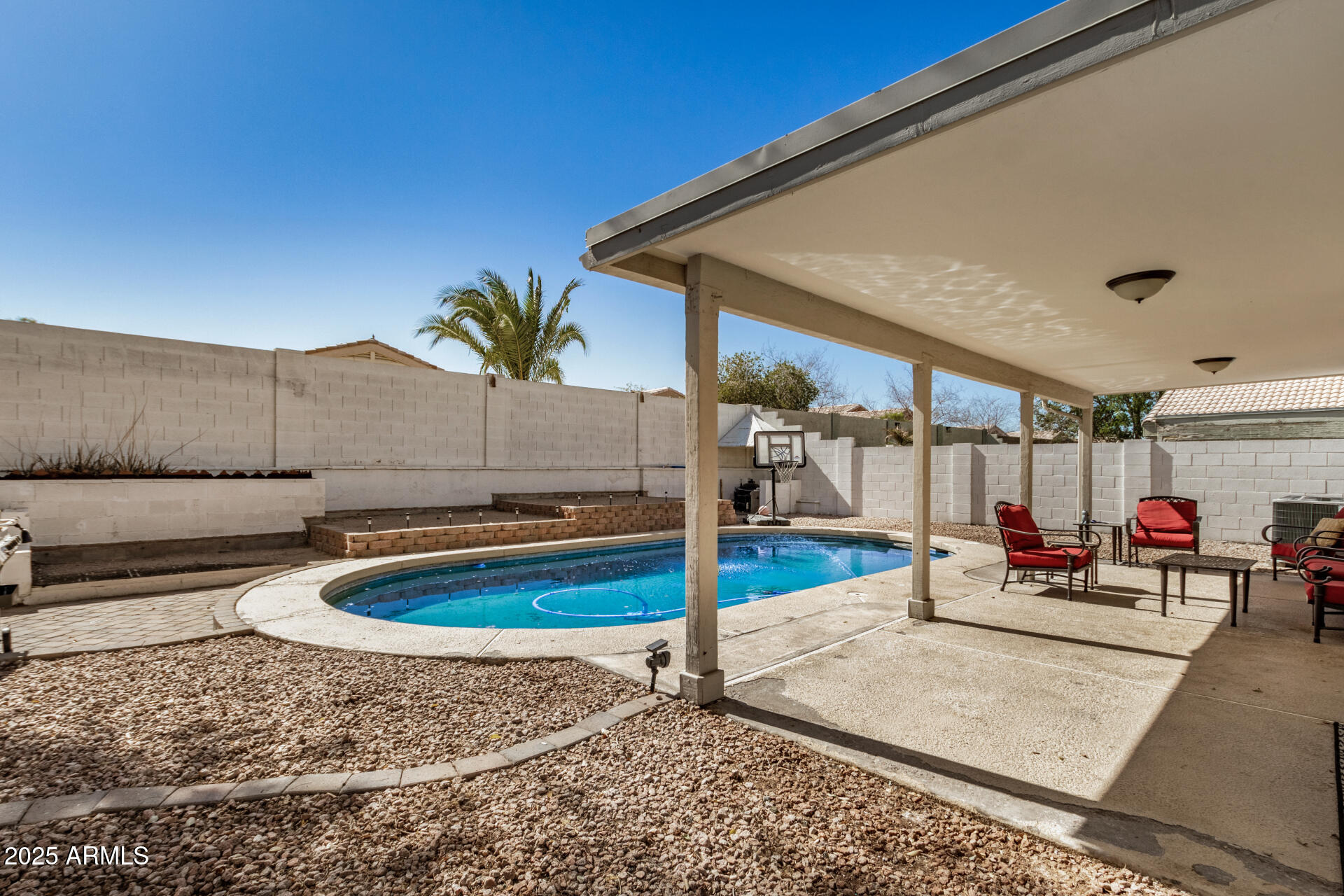 1345 W DIAMOND Avenue