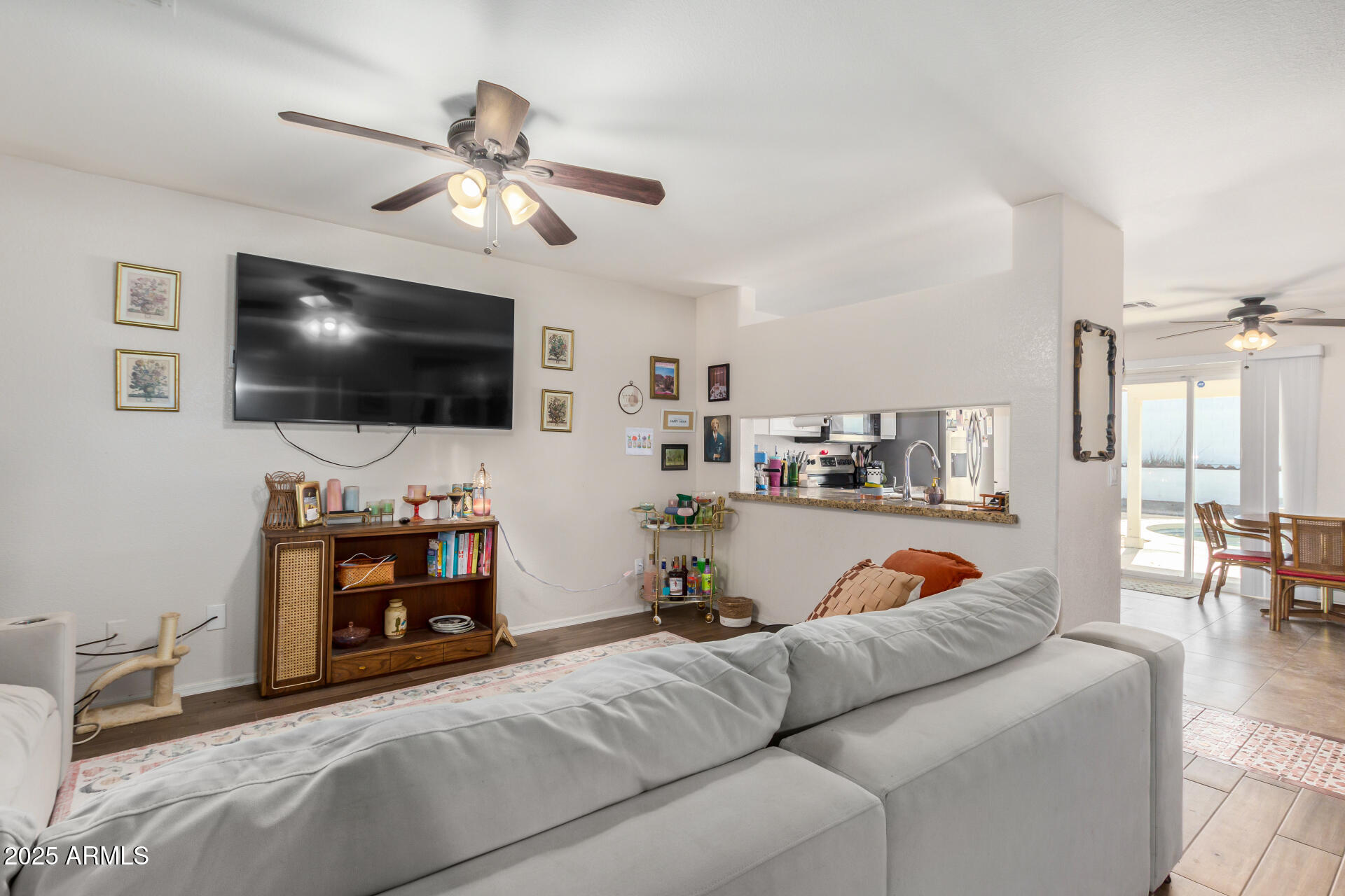 1345 W DIAMOND Avenue