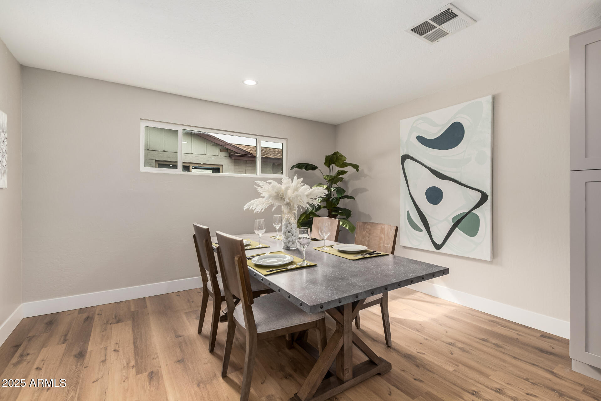 6926 E MORELAND Street