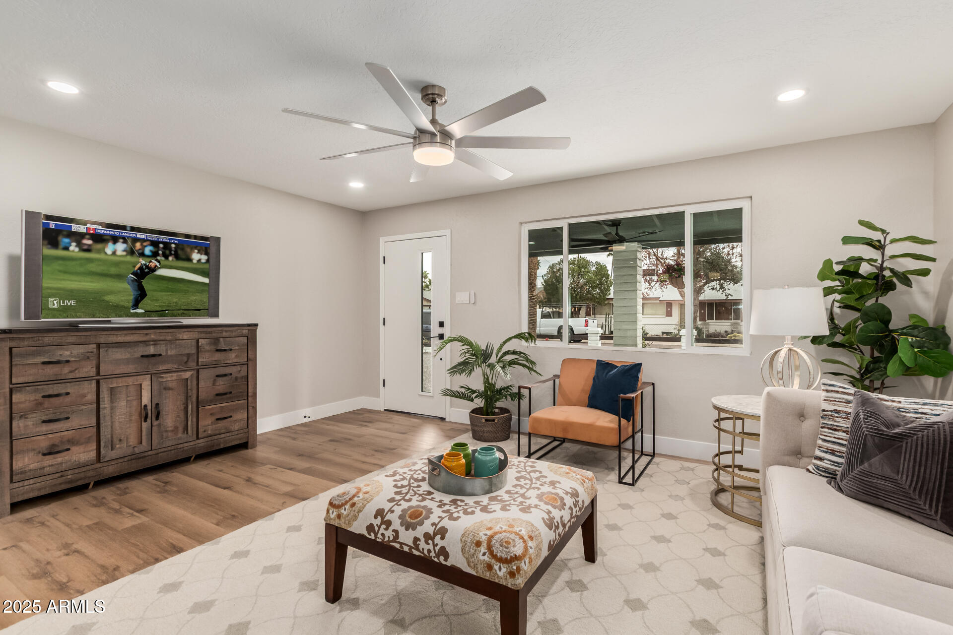 6926 E MORELAND Street