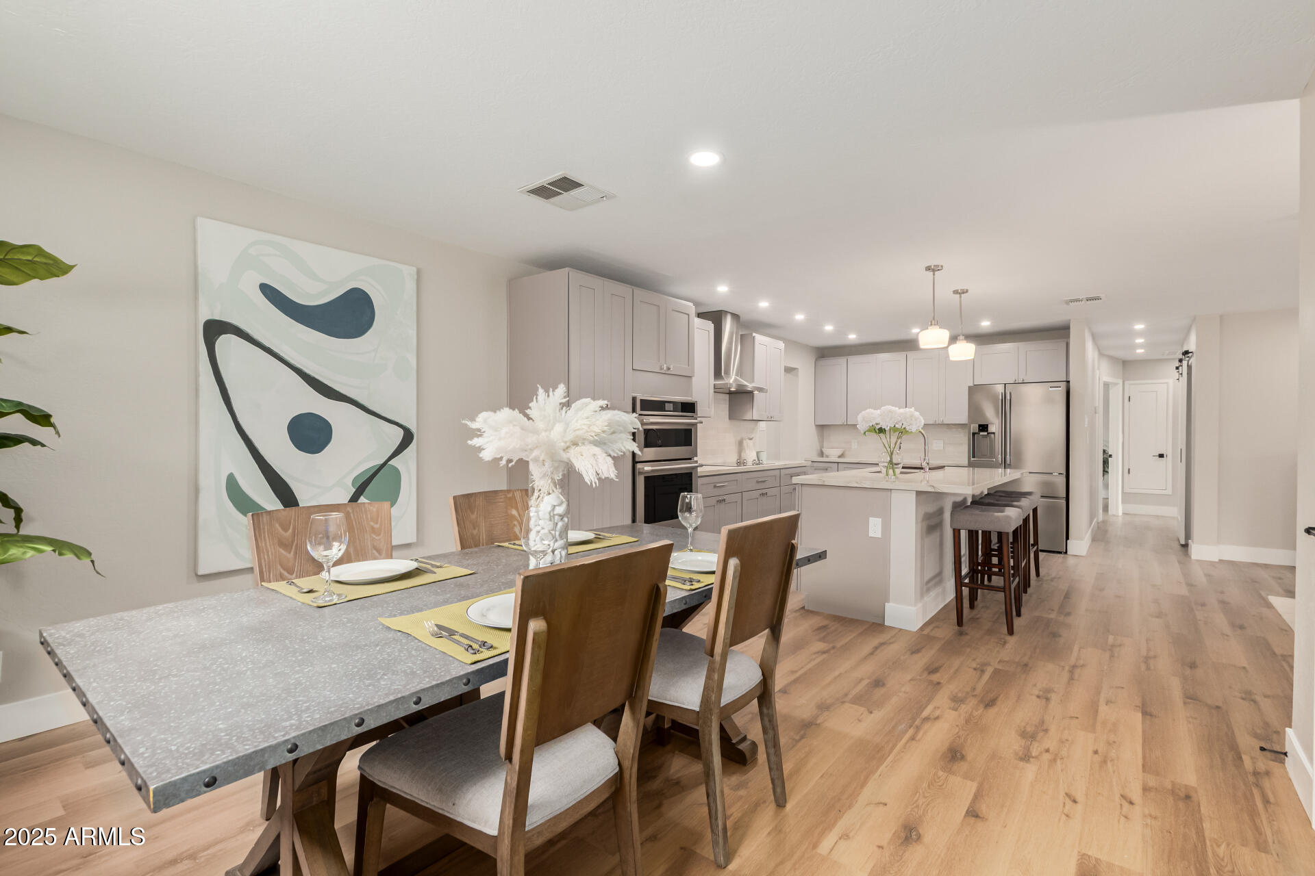 6926 E MORELAND Street