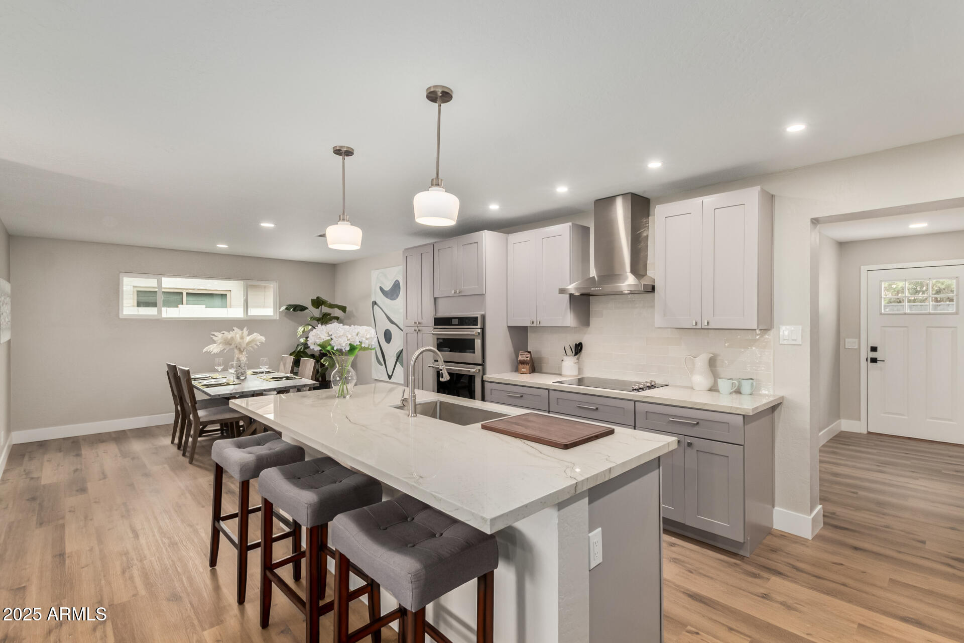 6926 E MORELAND Street