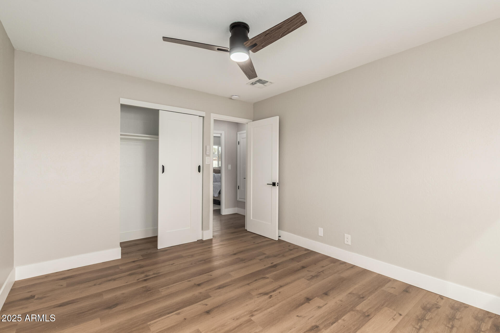 6926 E MORELAND Street