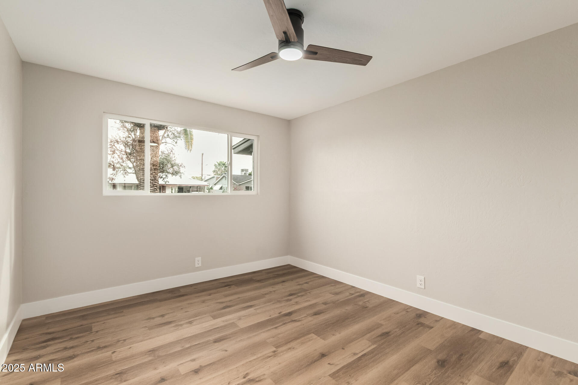 6926 E MORELAND Street