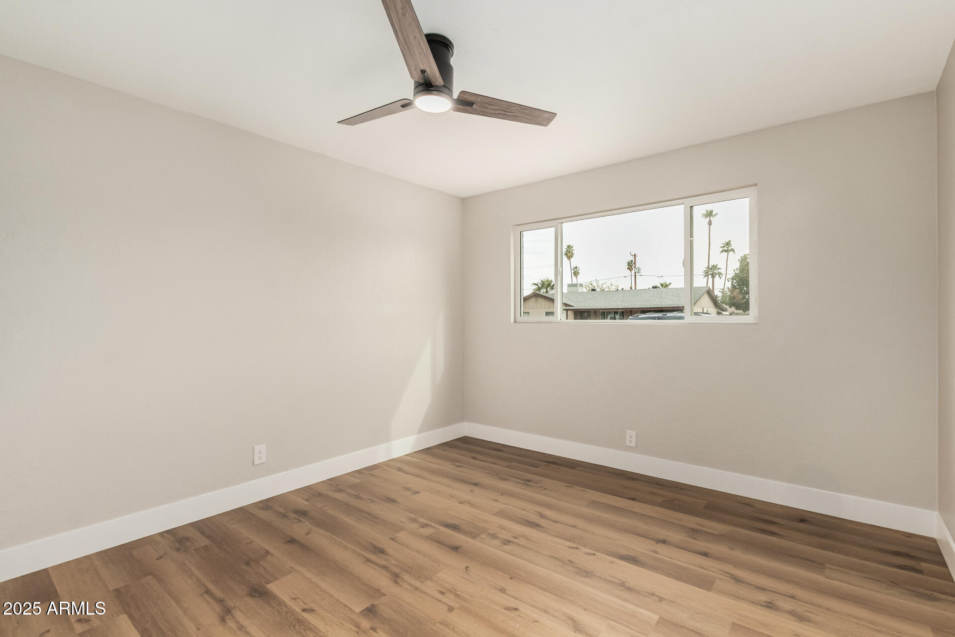 6926 E MORELAND Street