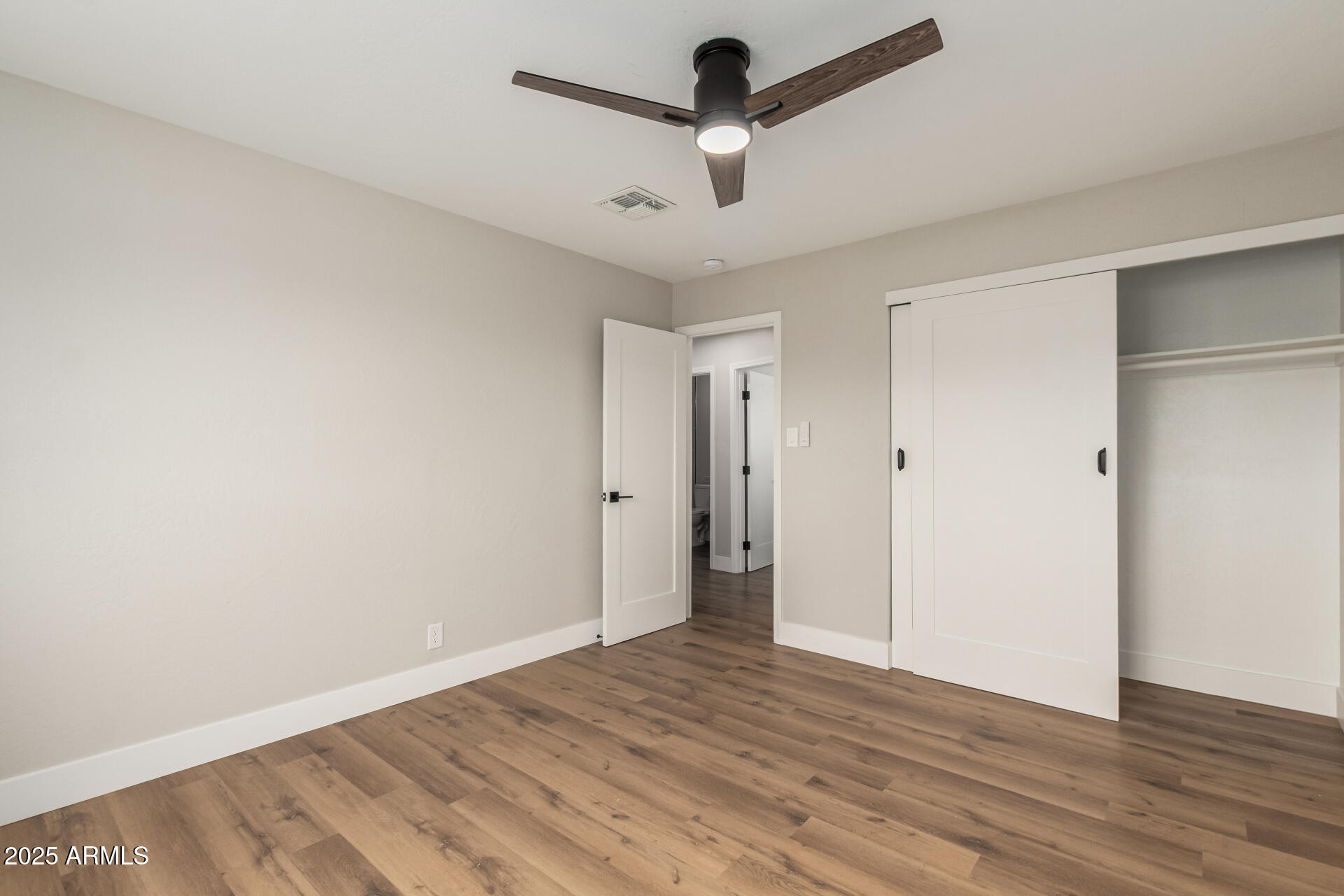 6926 E MORELAND Street