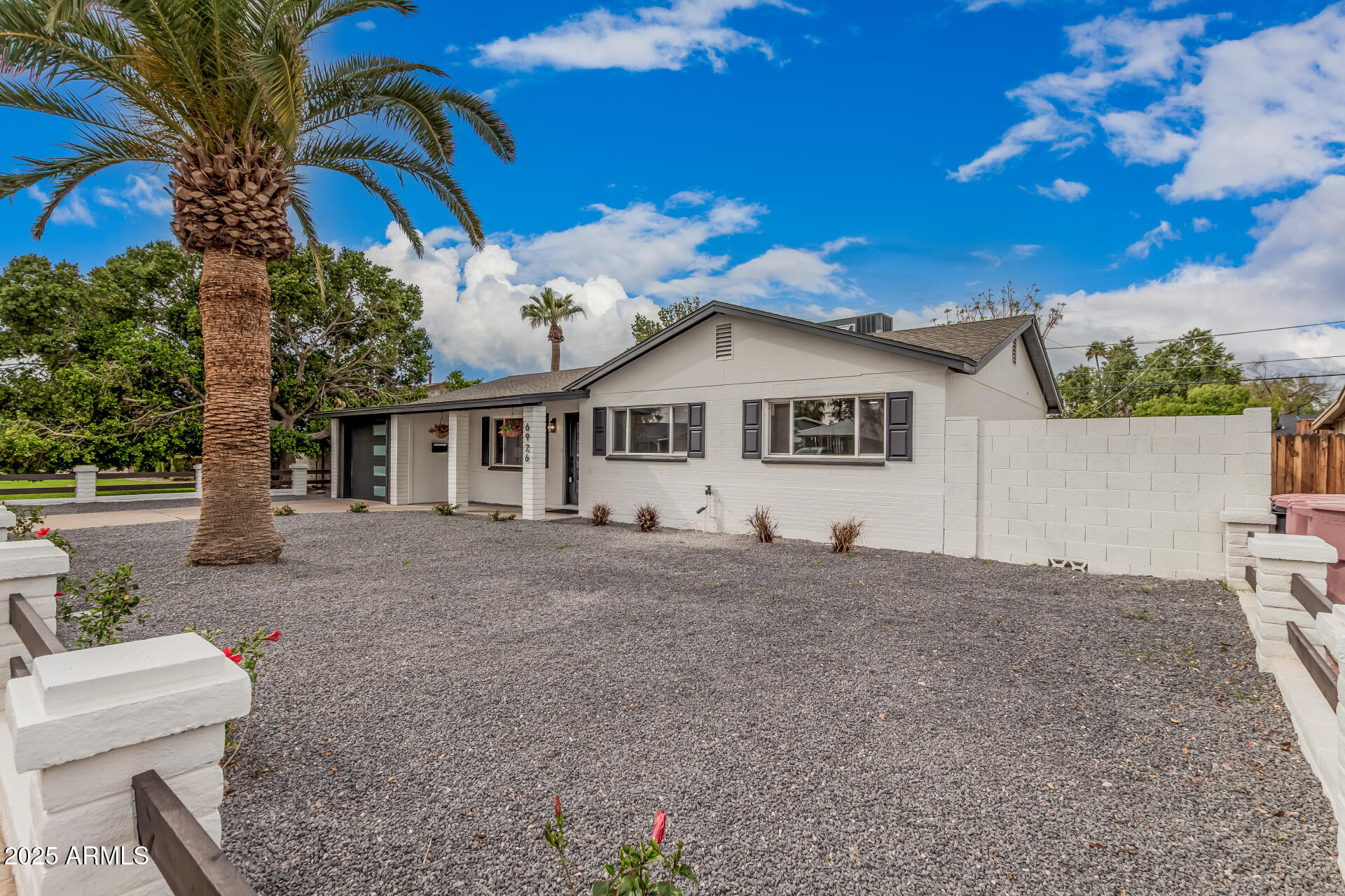 6926 E MORELAND Street