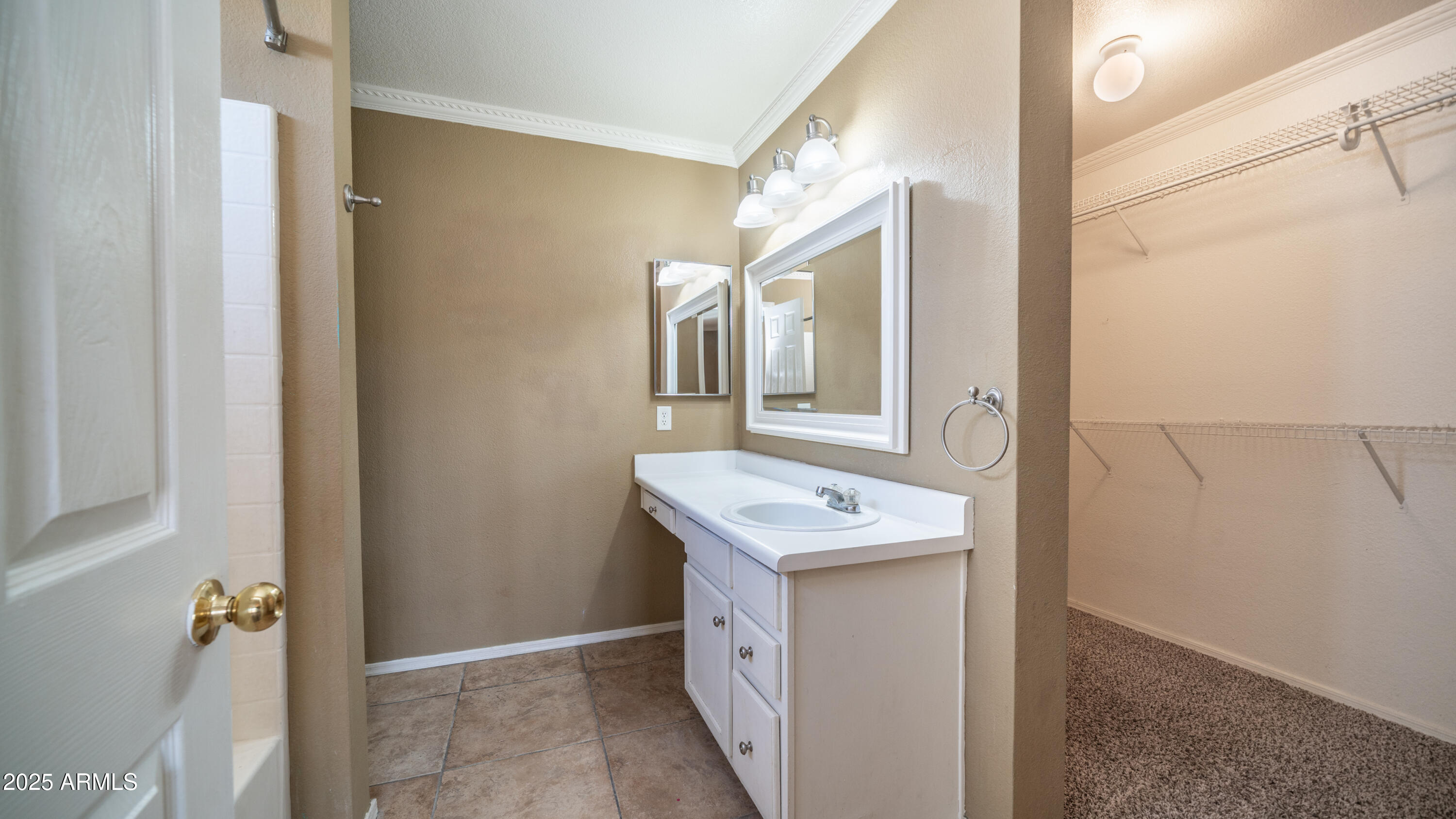 10851 E CLOVIS Avenue