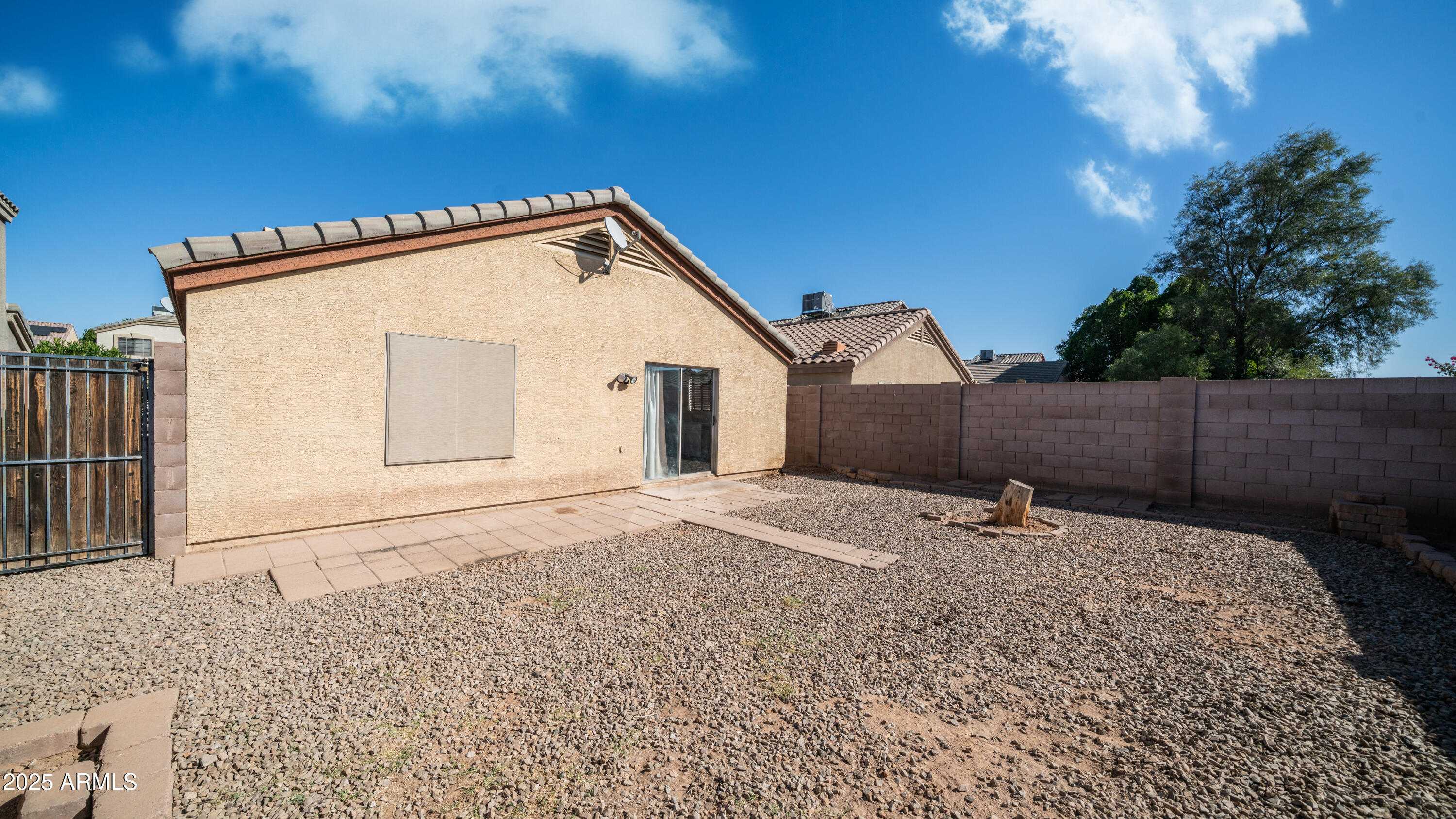 10851 E CLOVIS Avenue