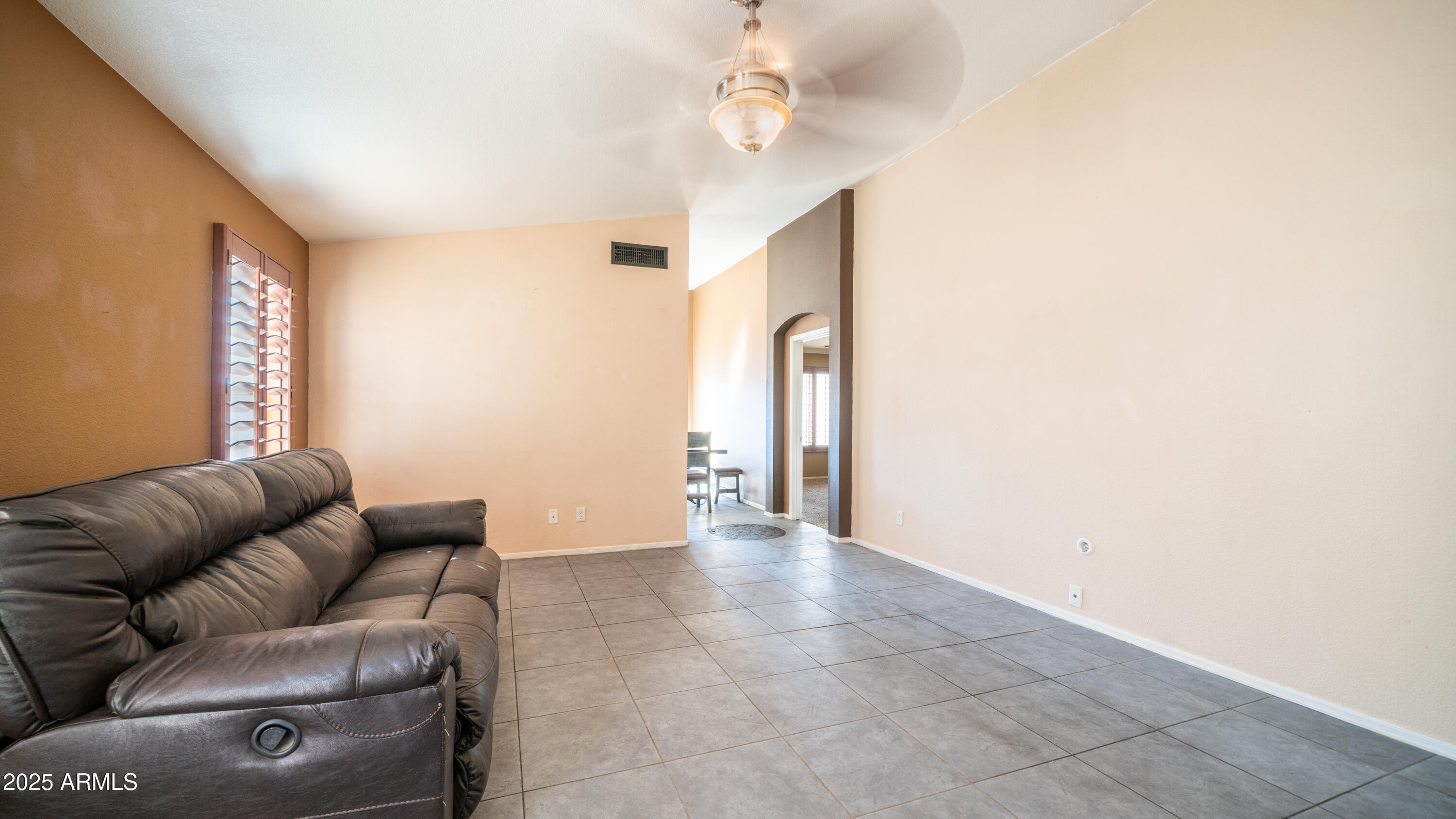 10851 E CLOVIS Avenue