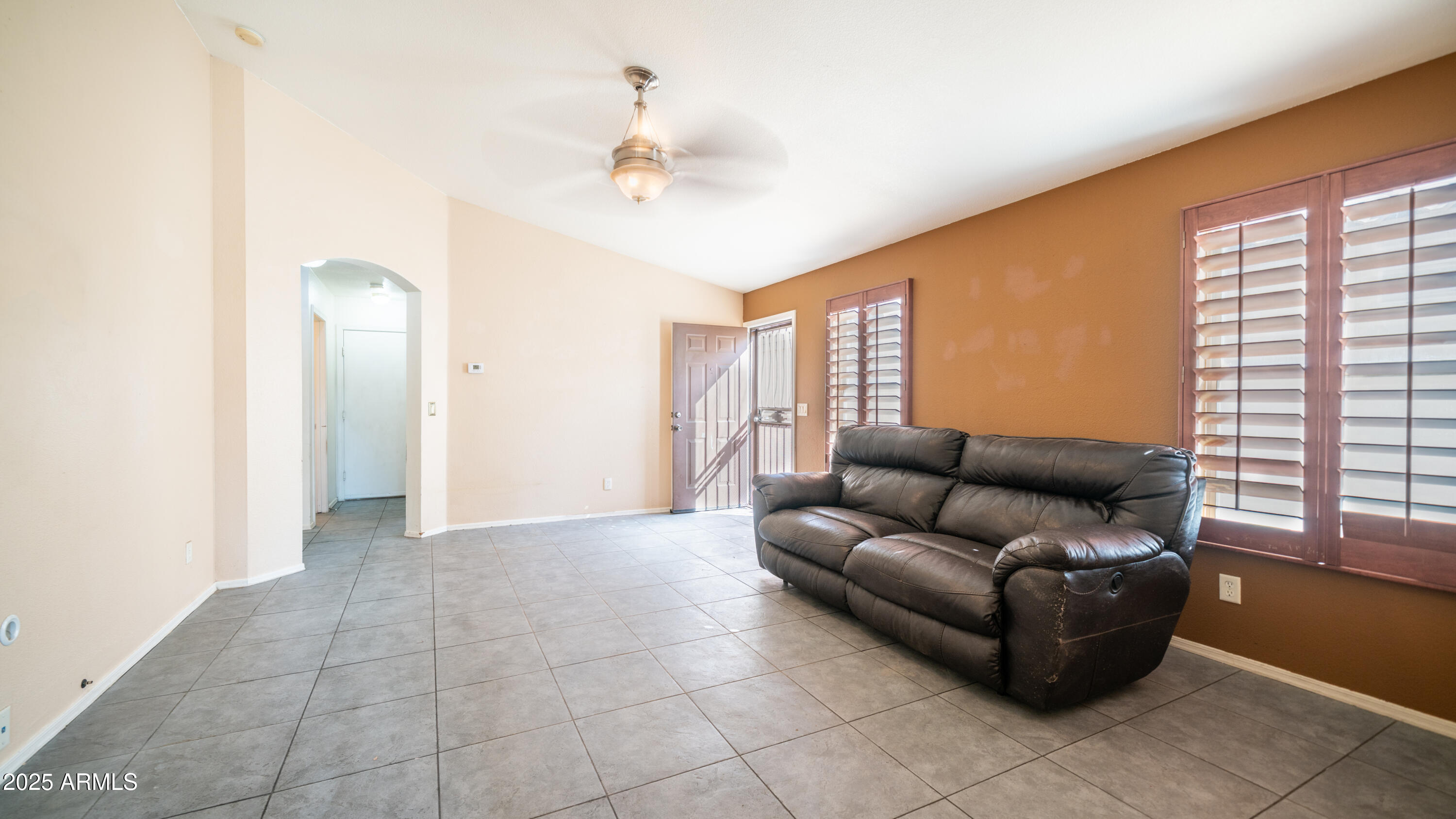 10851 E CLOVIS Avenue