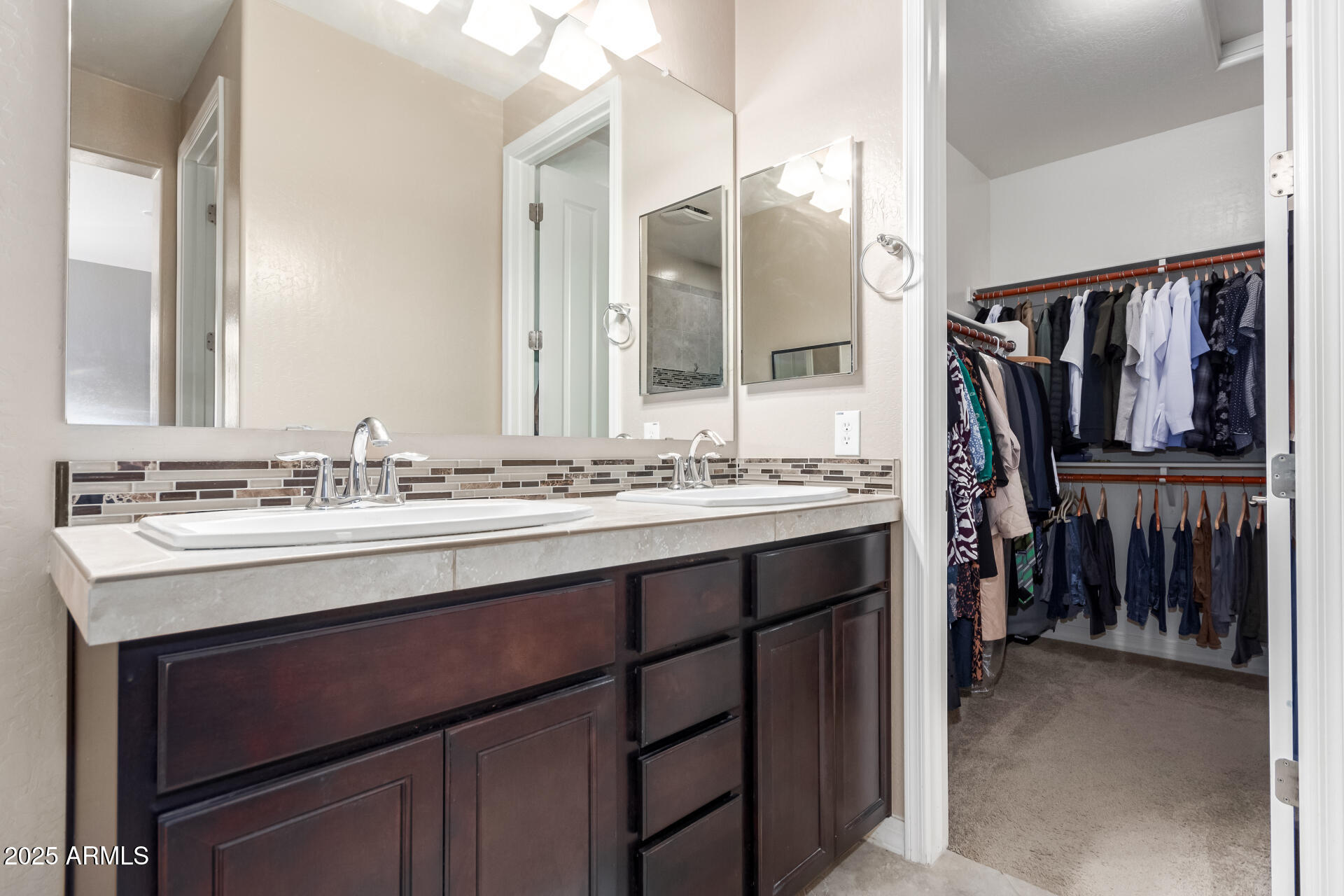 9062 W NICOLET Avenue