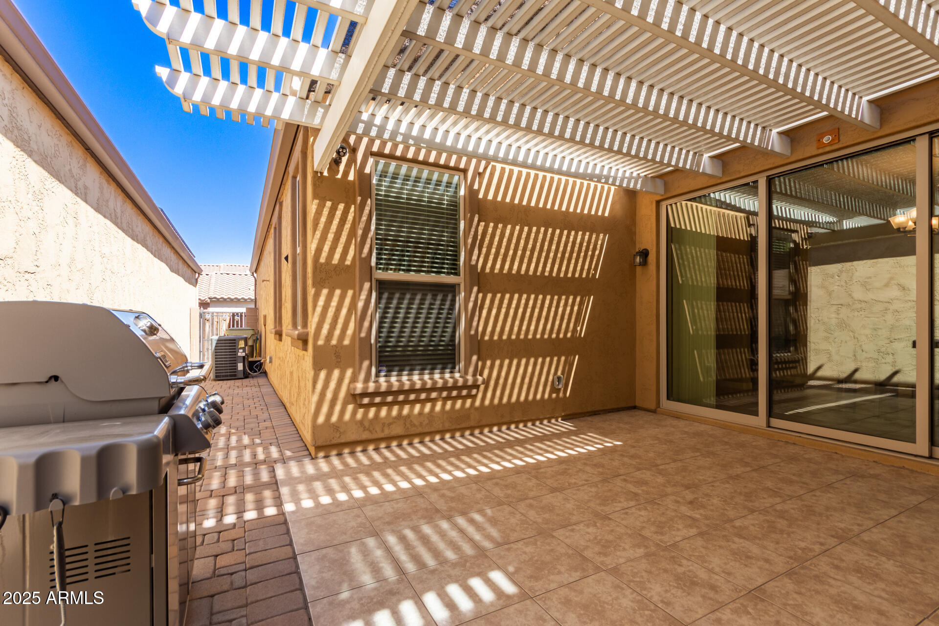 9062 W NICOLET Avenue