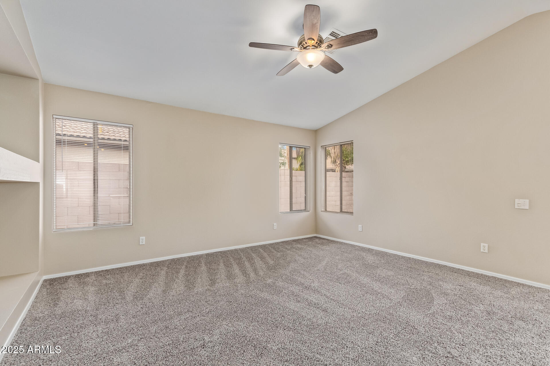 4732 E AMBERWOOD Drive